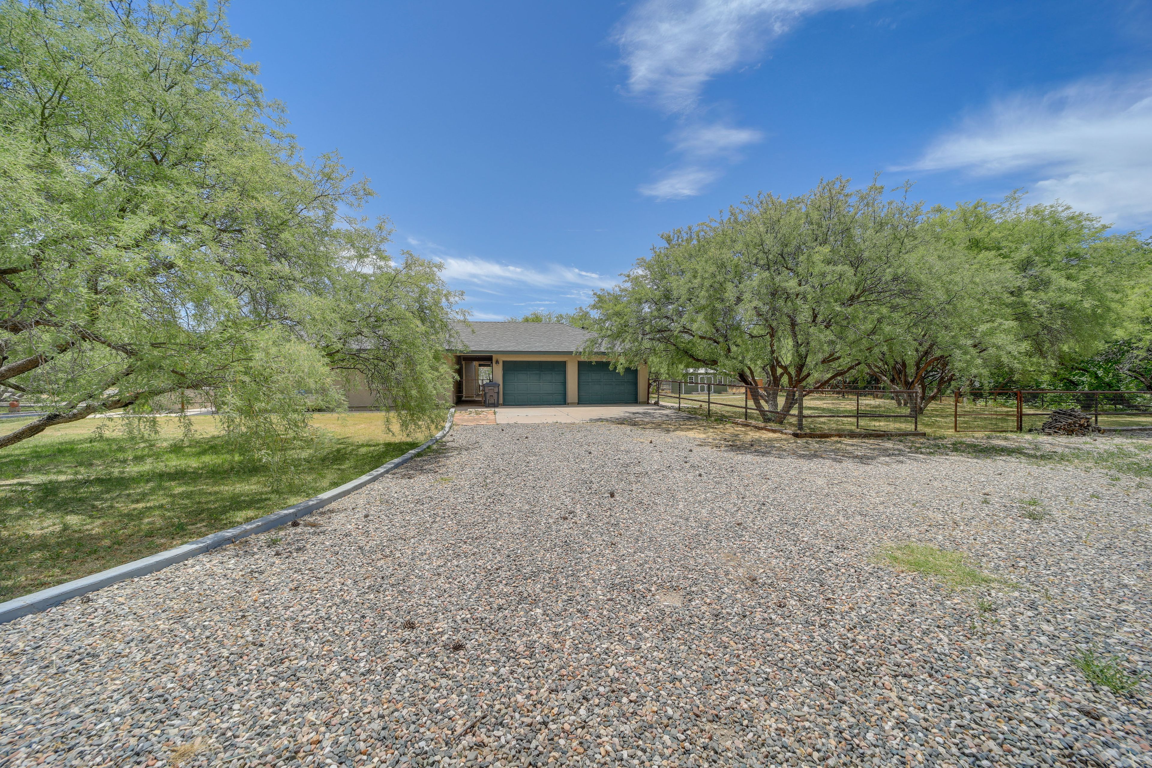 Parking | Driveway (9 Vehicles) | RV/Trailer Parking