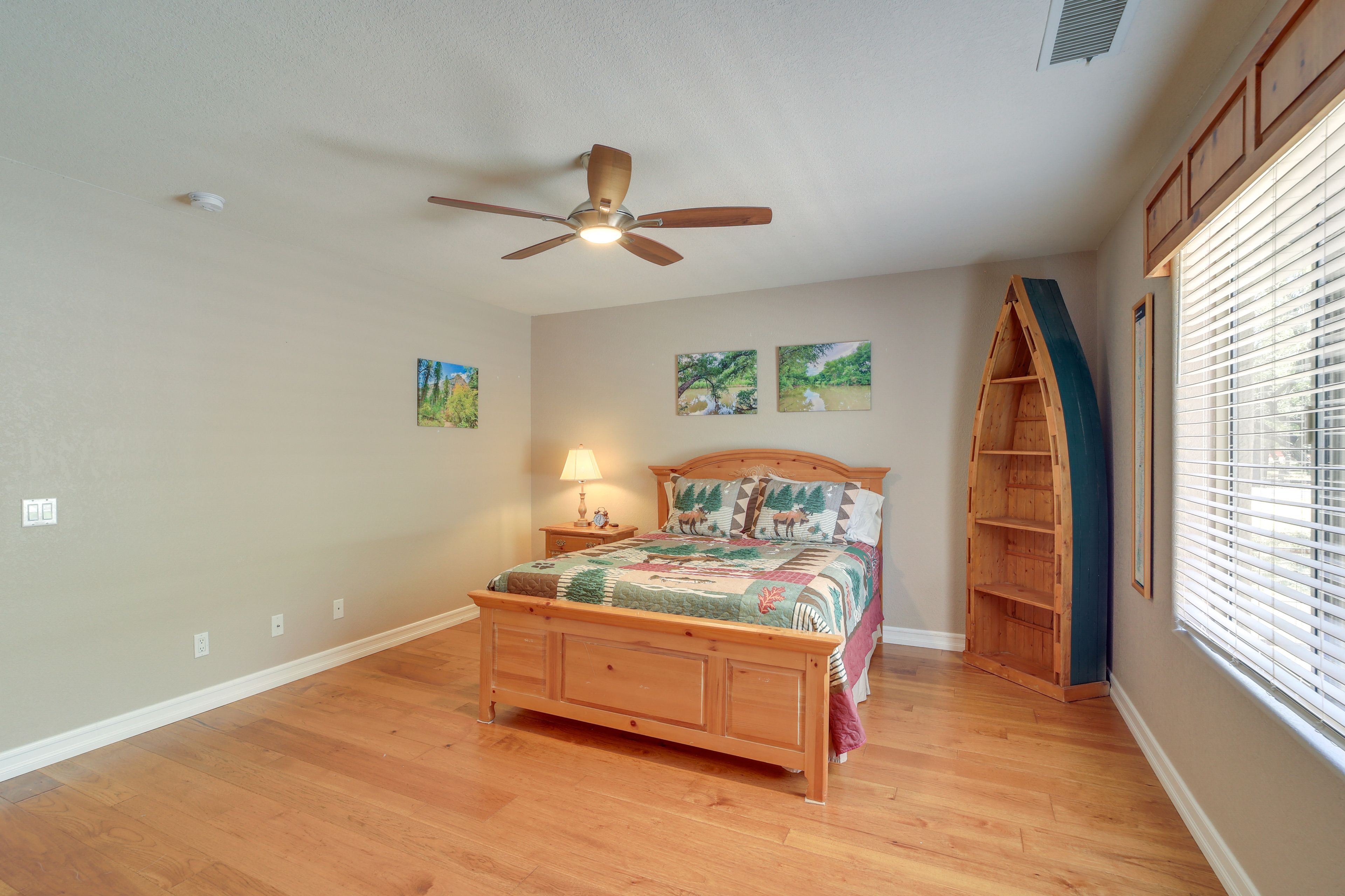 Bedroom 2 | Queen Bed