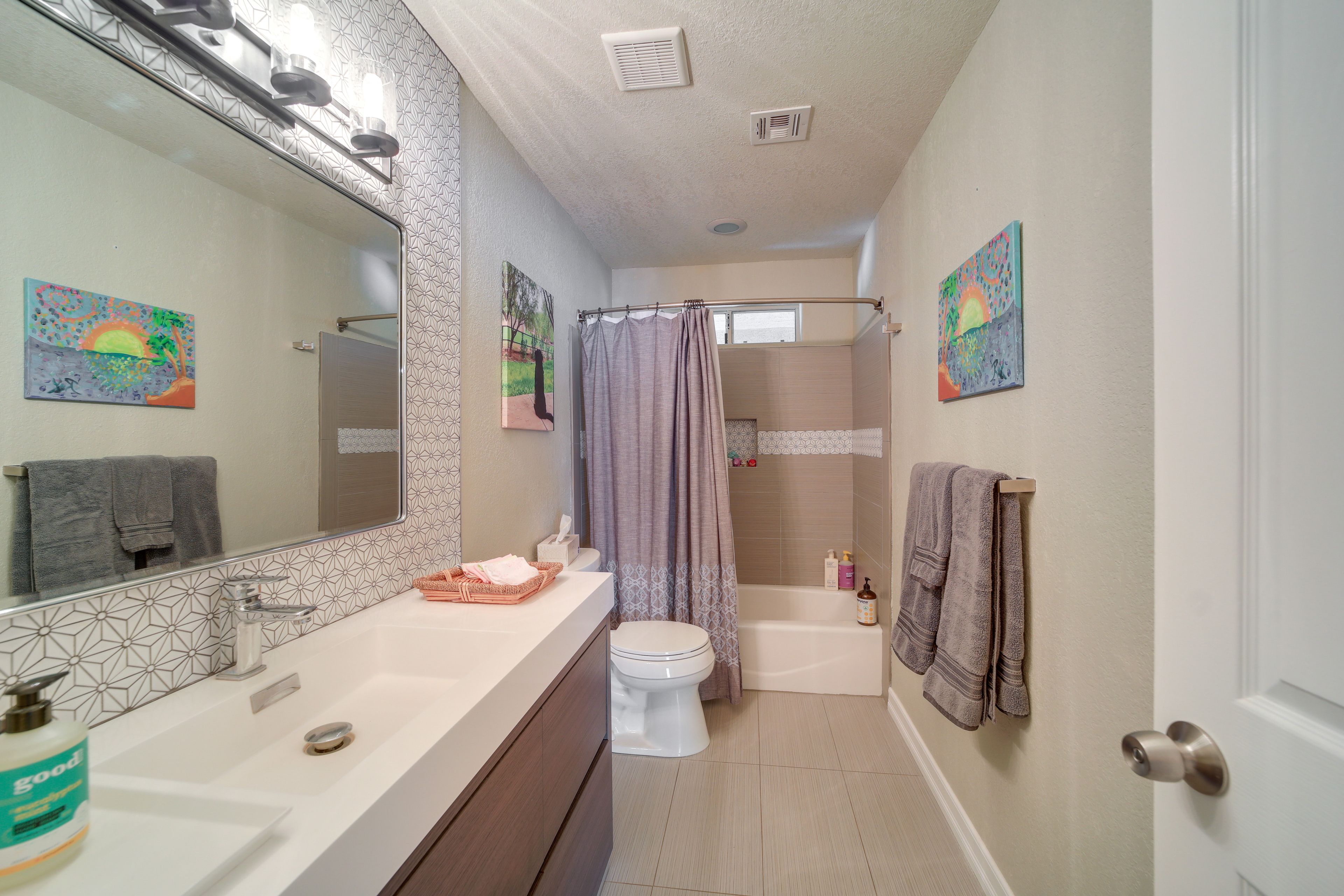 Full Bathroom