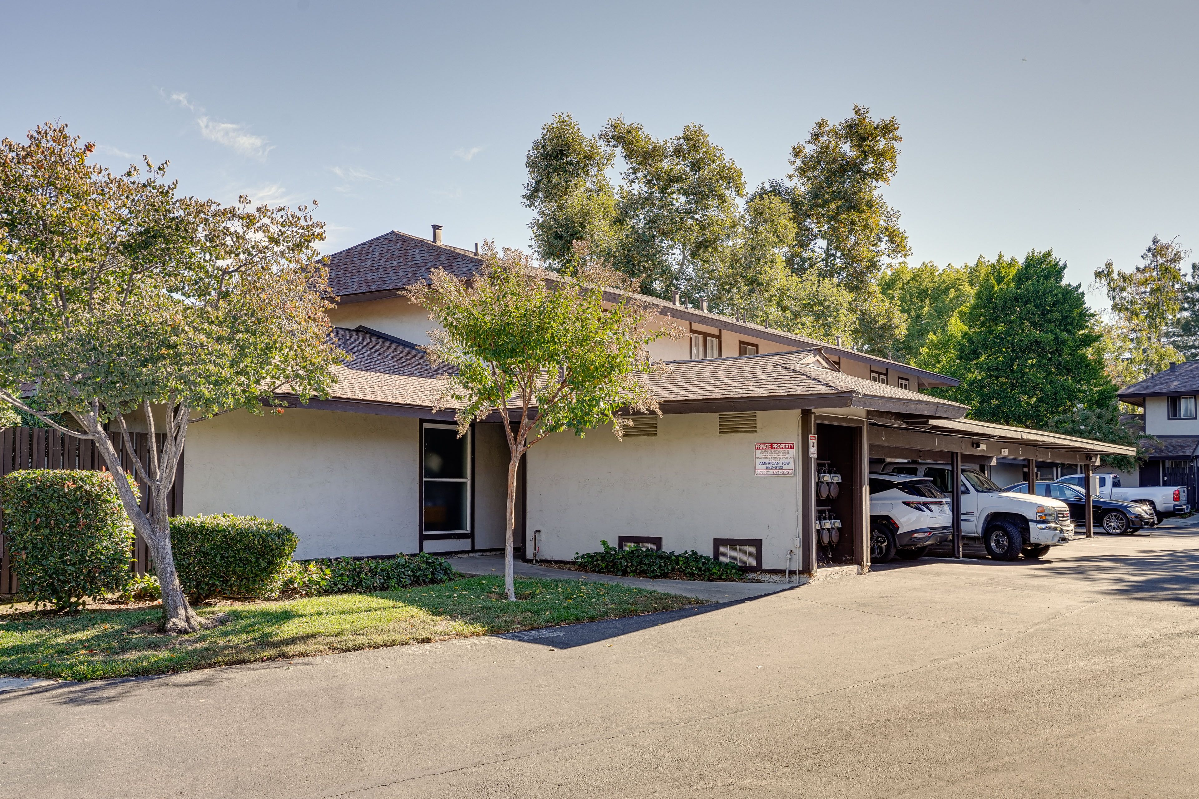 Parking | Carport (1 Vehicle) | Driveway (1 Vehicle) | Street Parking