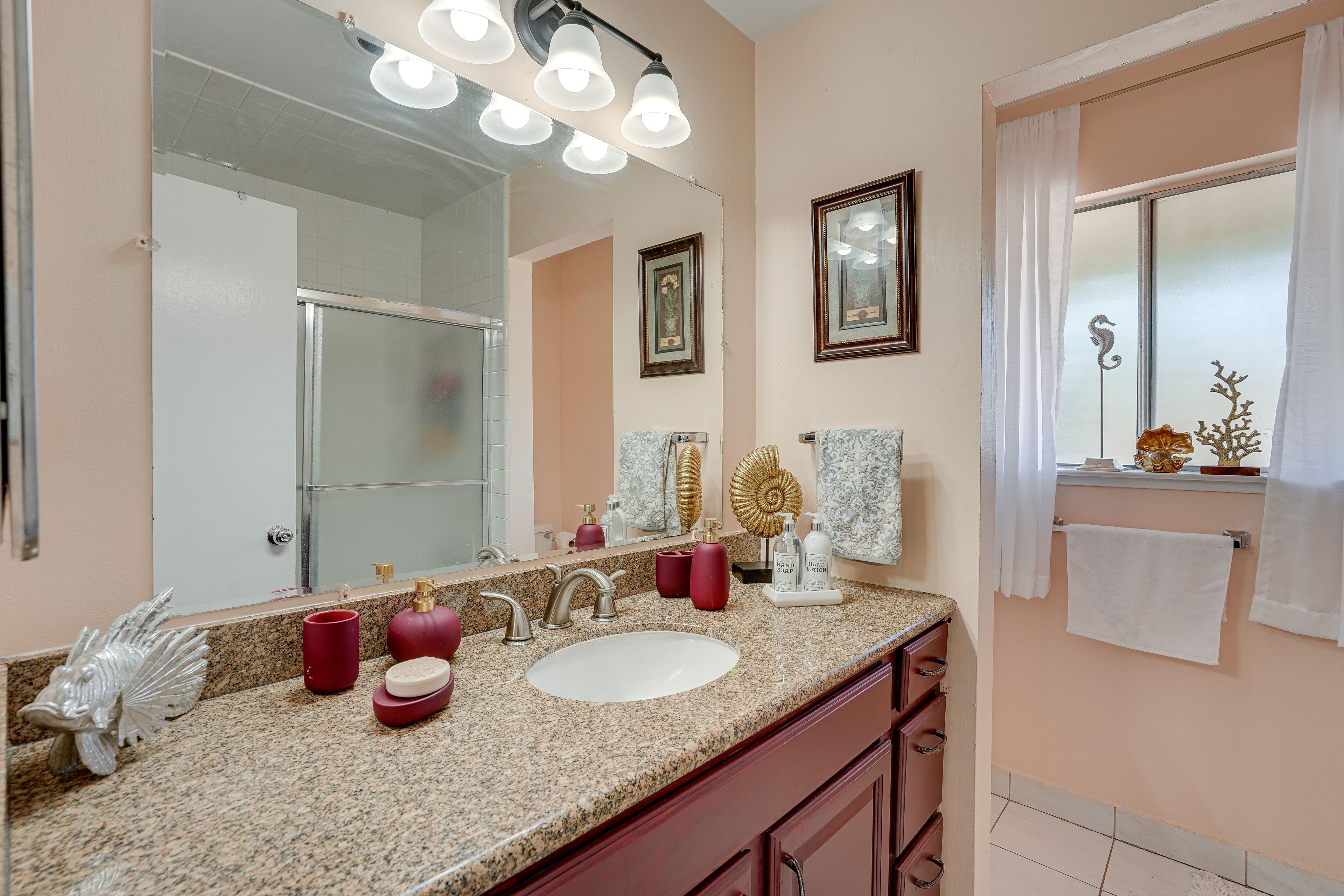 Bathroom | Towels Provided | Complimentary Toiletries