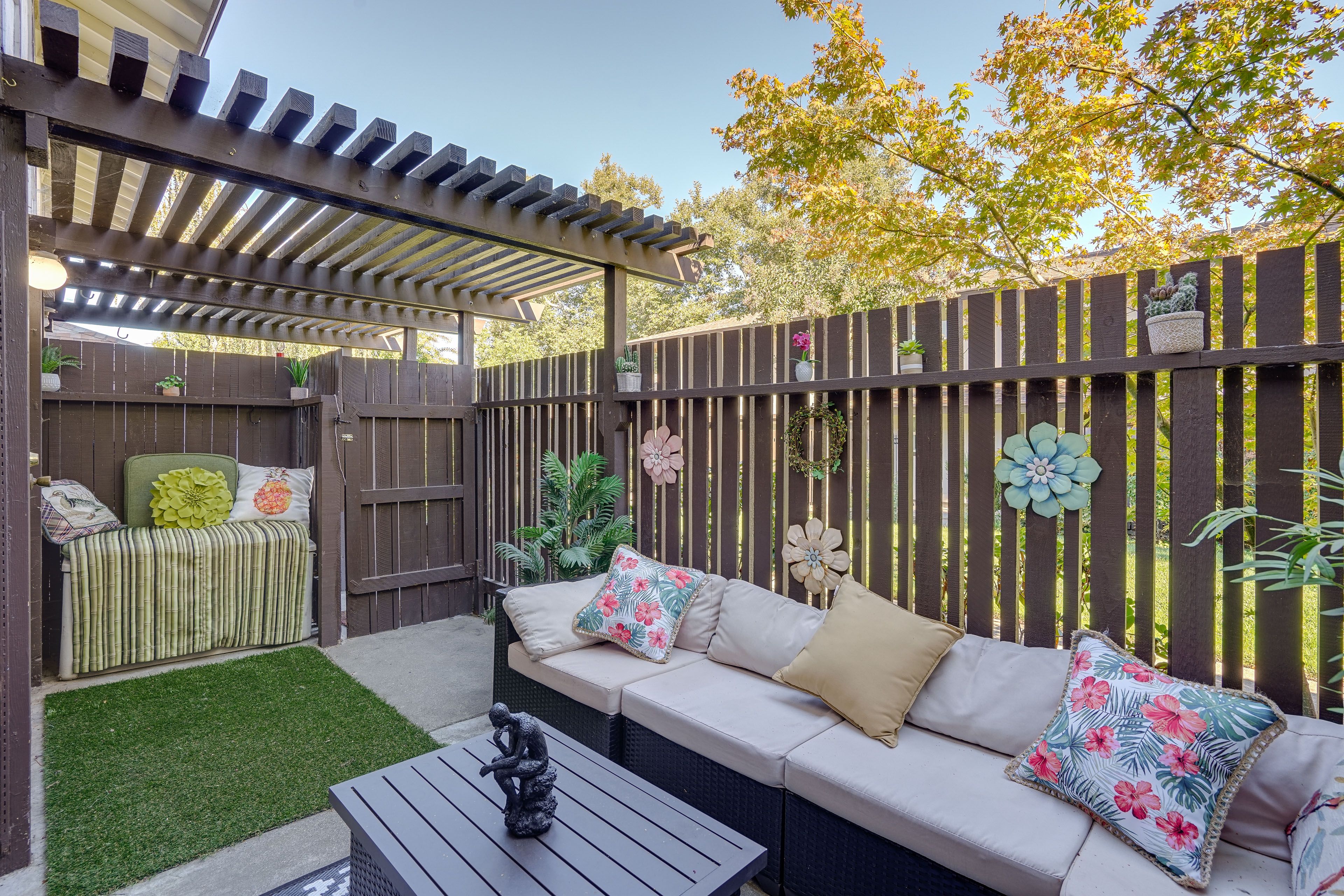 Private Patio | Seating | Pergola