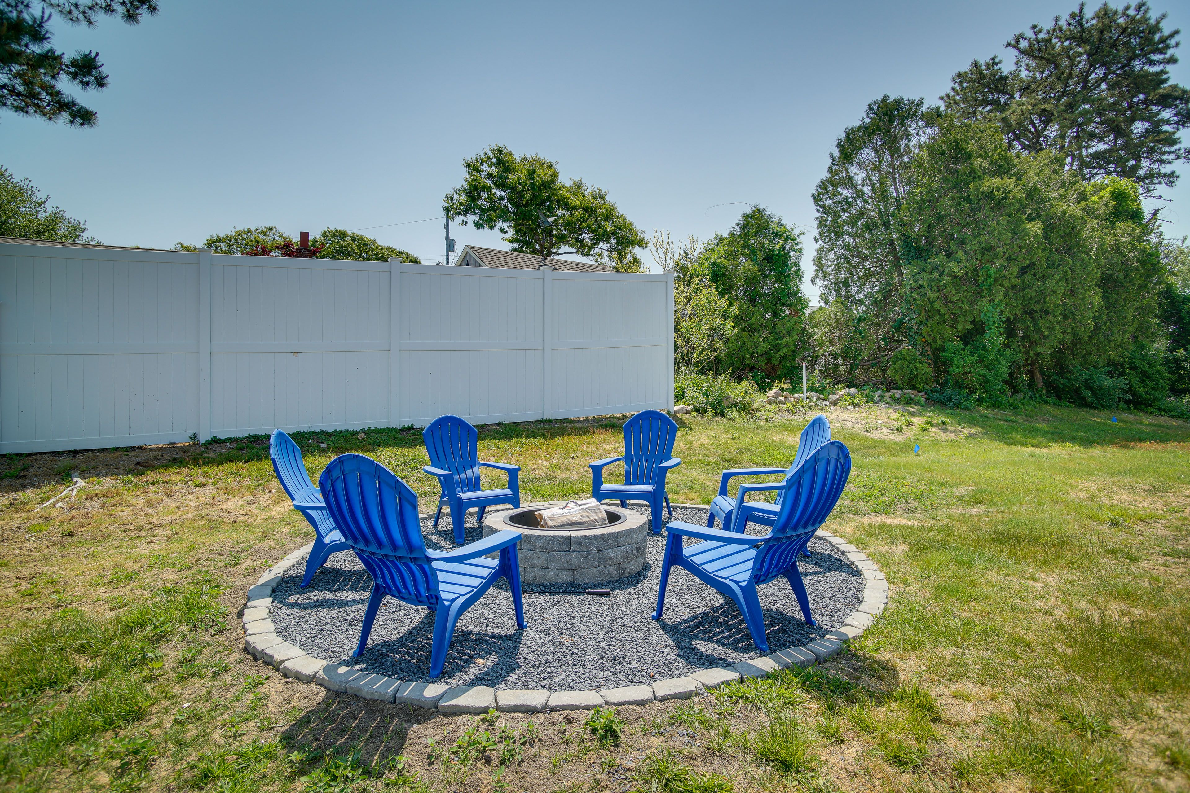Private Yard | Fire Pit