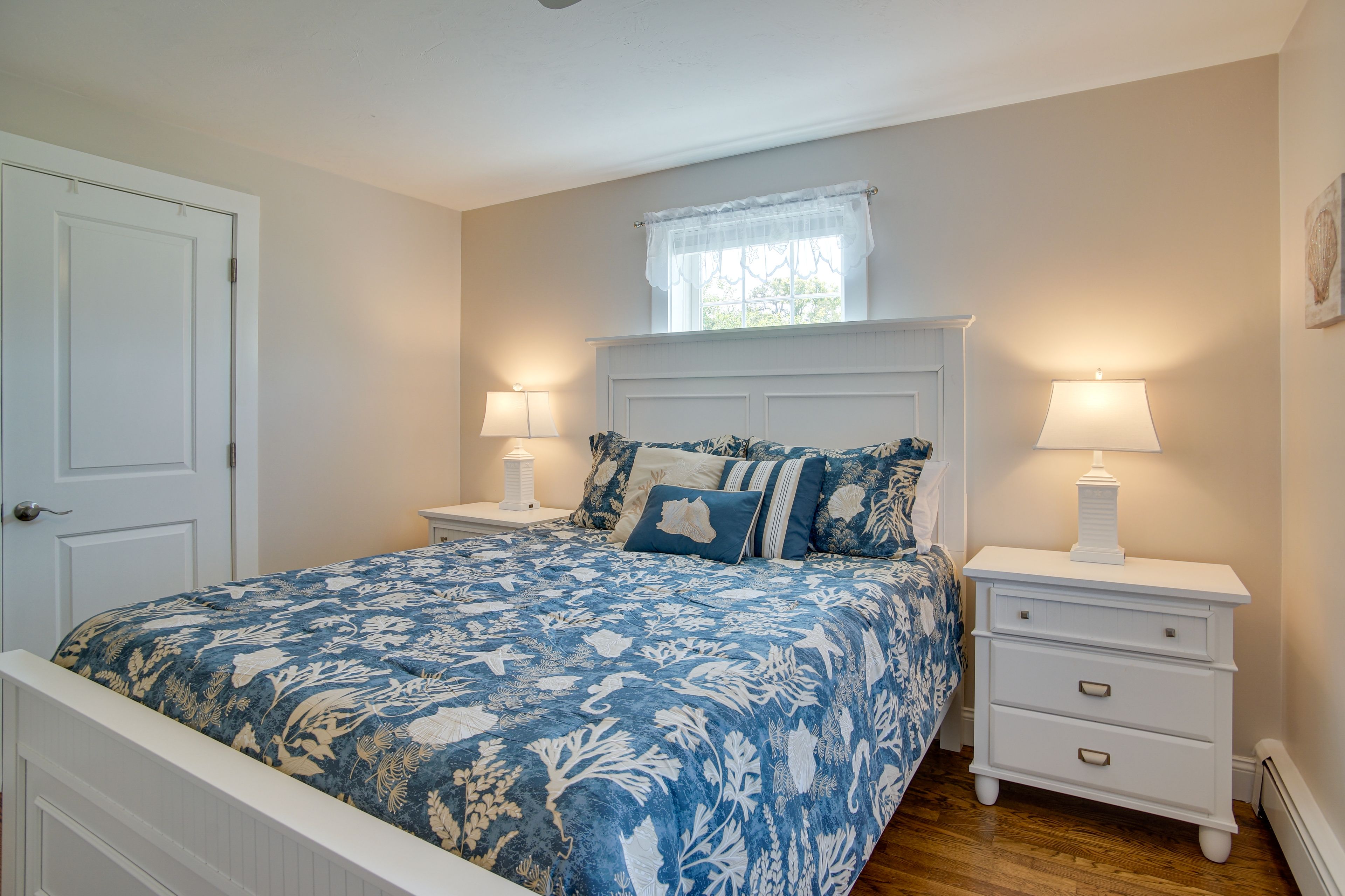 Bedroom 2 | Main Level | Queen Bed