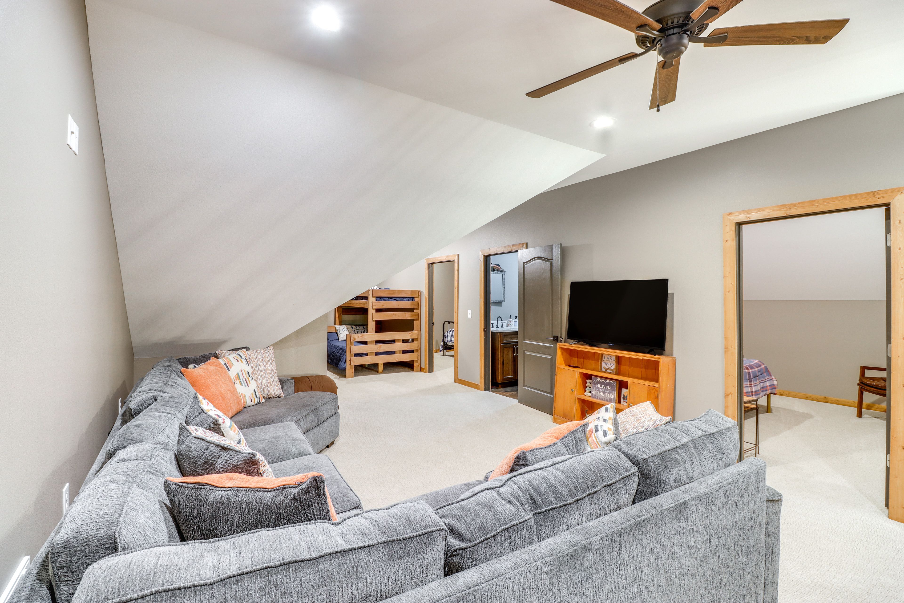 Game Room | Twin/Full Bunk Bed | 2nd Floor | Stairs Required