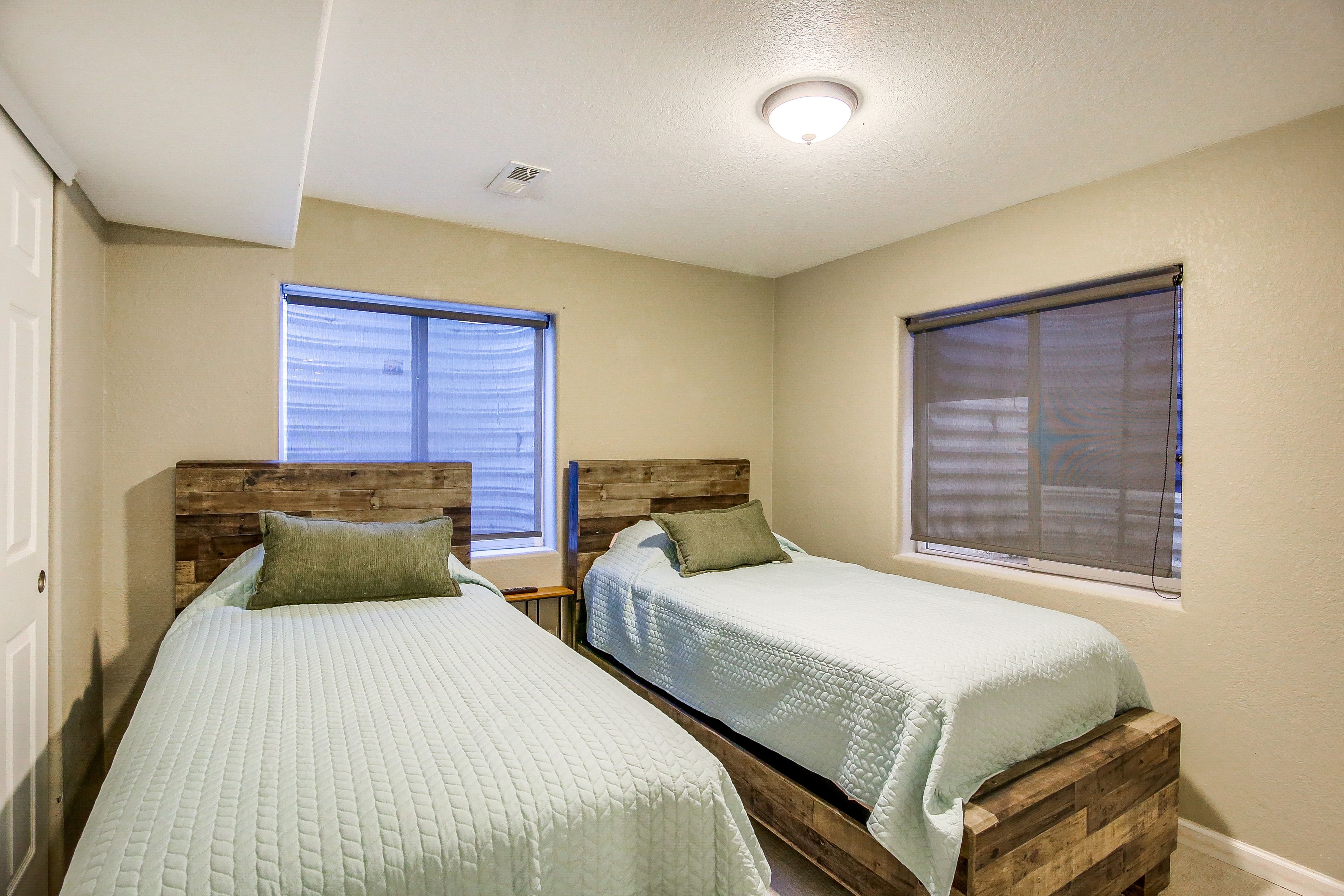 Bedroom 2 | 2 Twin Beds