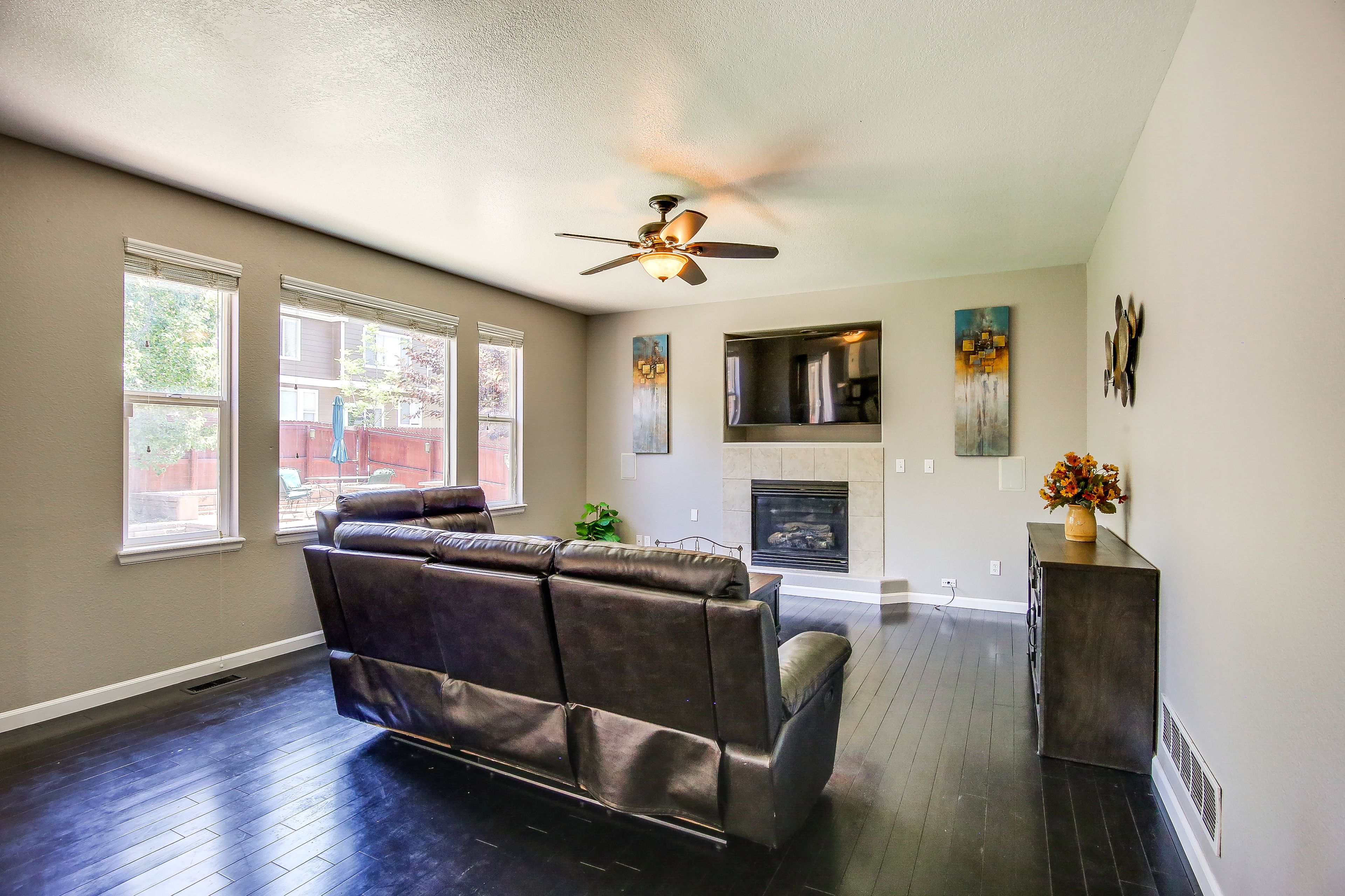 Living Room | Smart TV