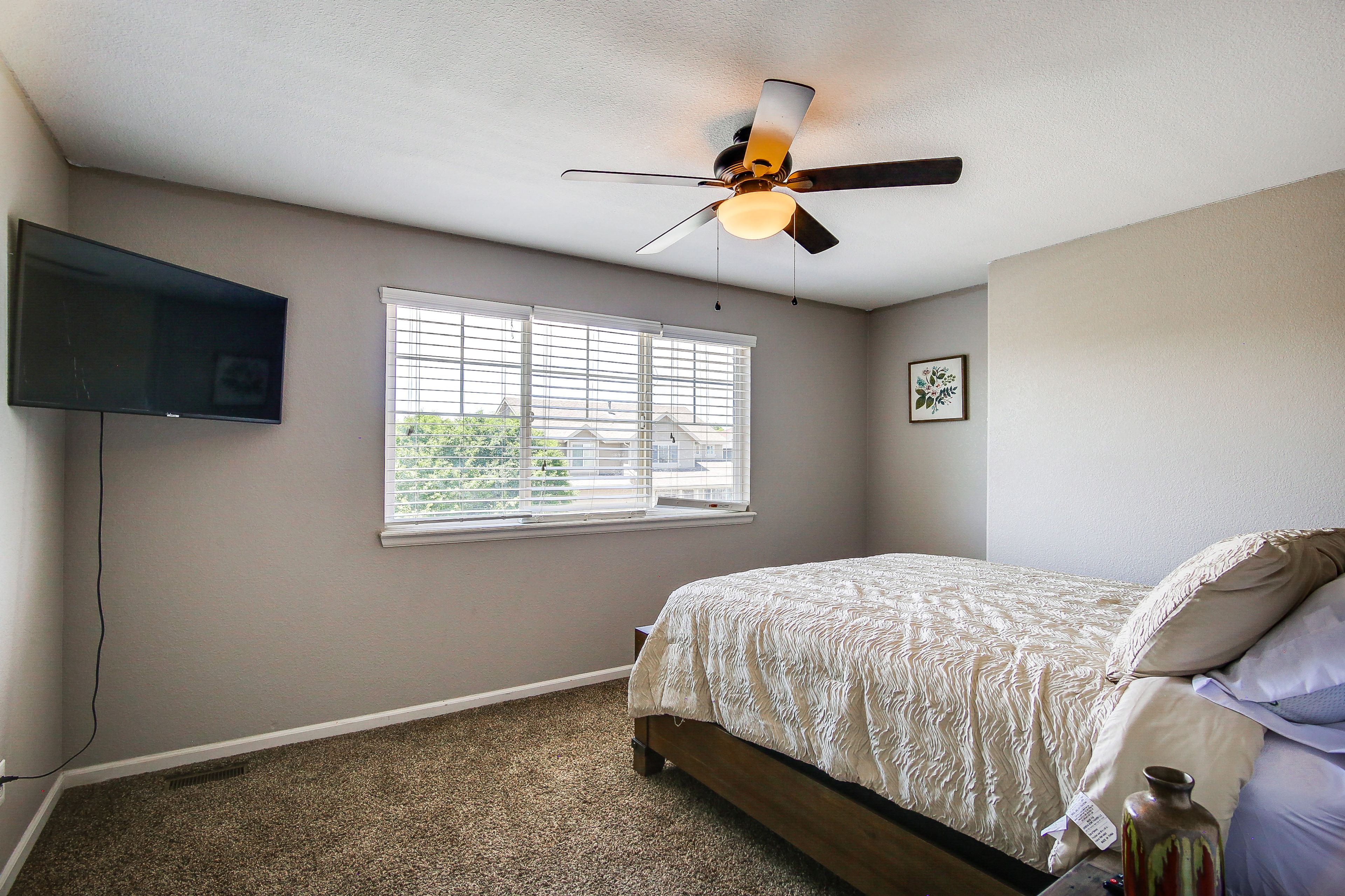 Bedroom 5 | Queen Bed