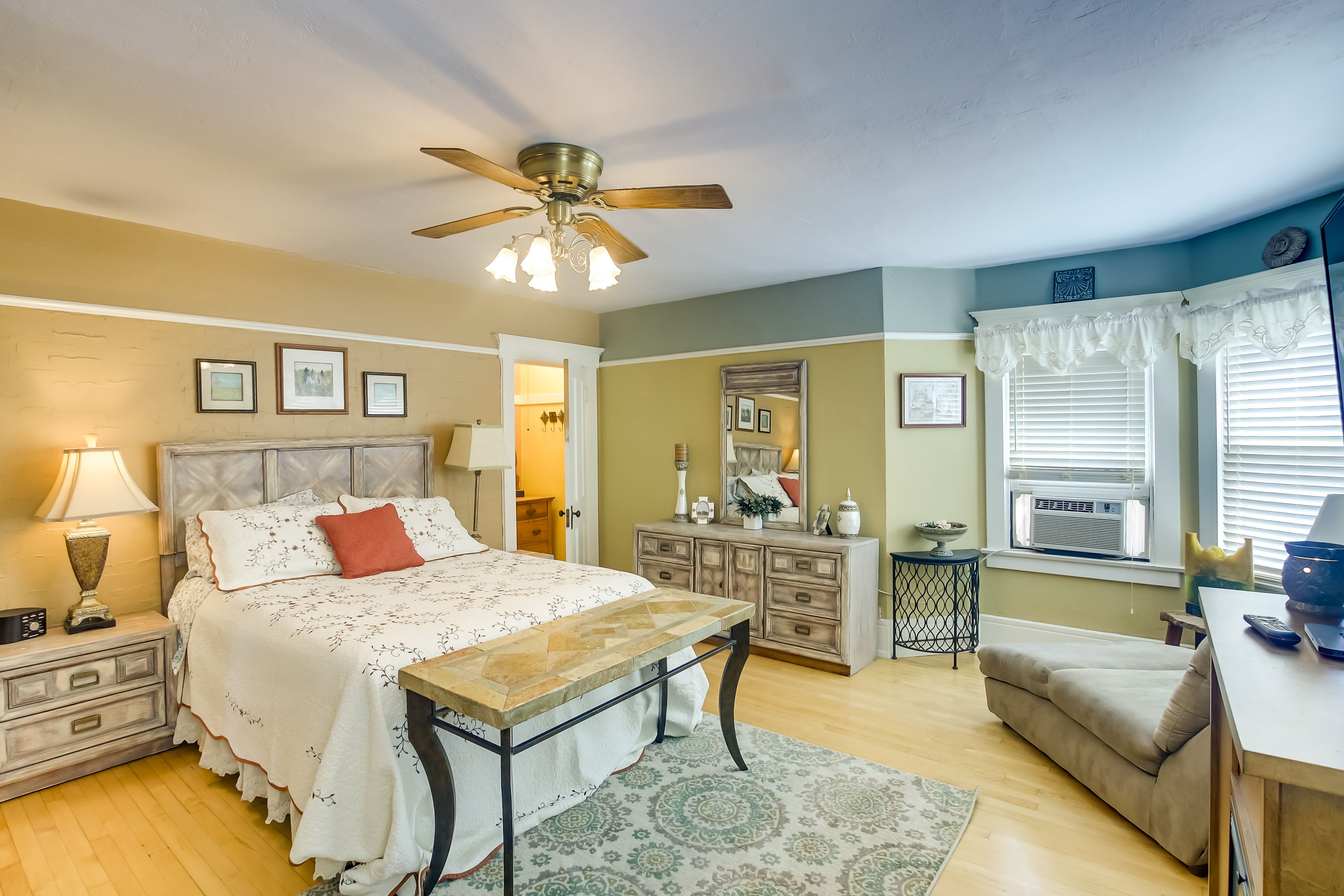 Bedroom 1 | Queen Bed | Linens Provided | 2nd Floor