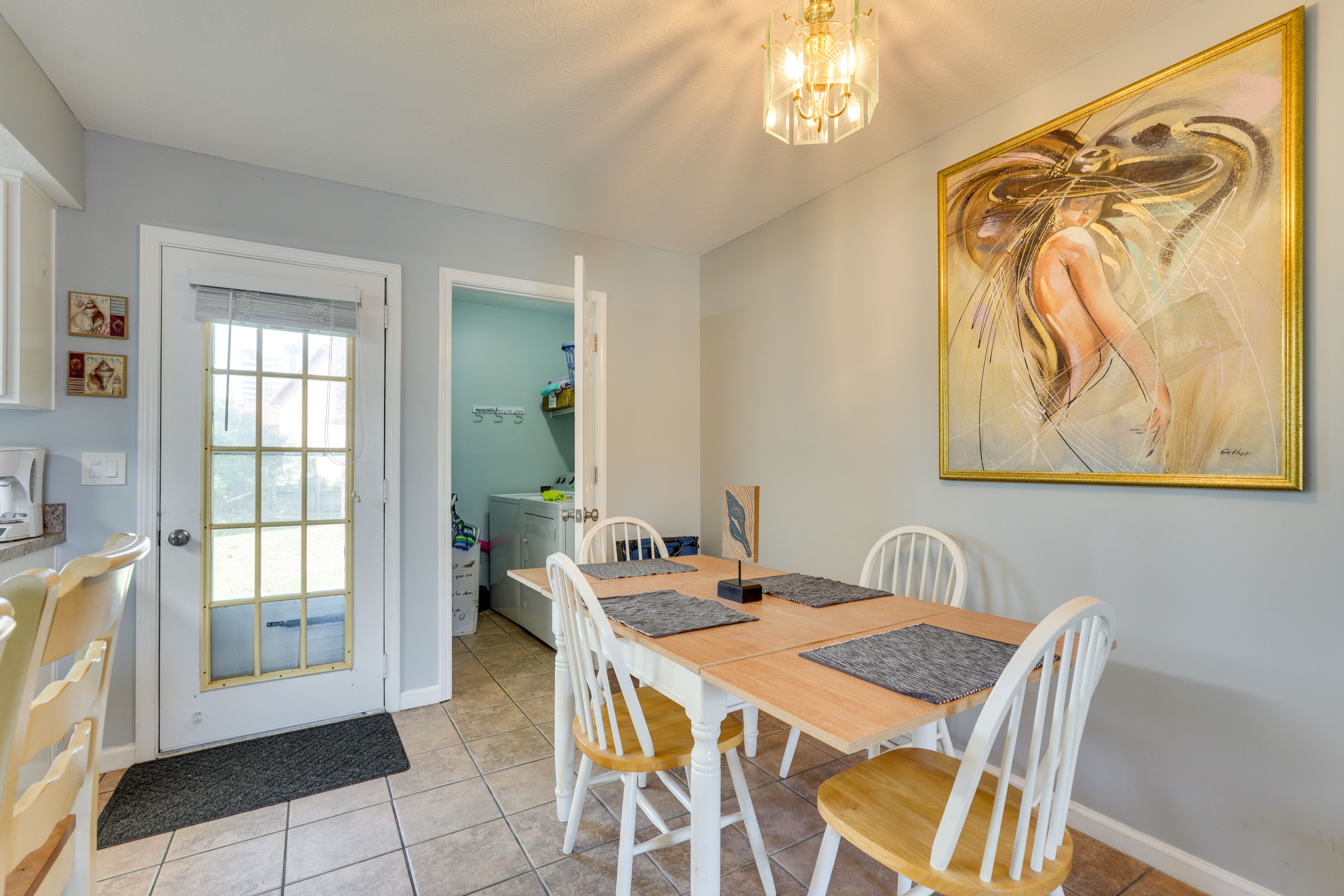 Dining Area | Dishware & Flatware