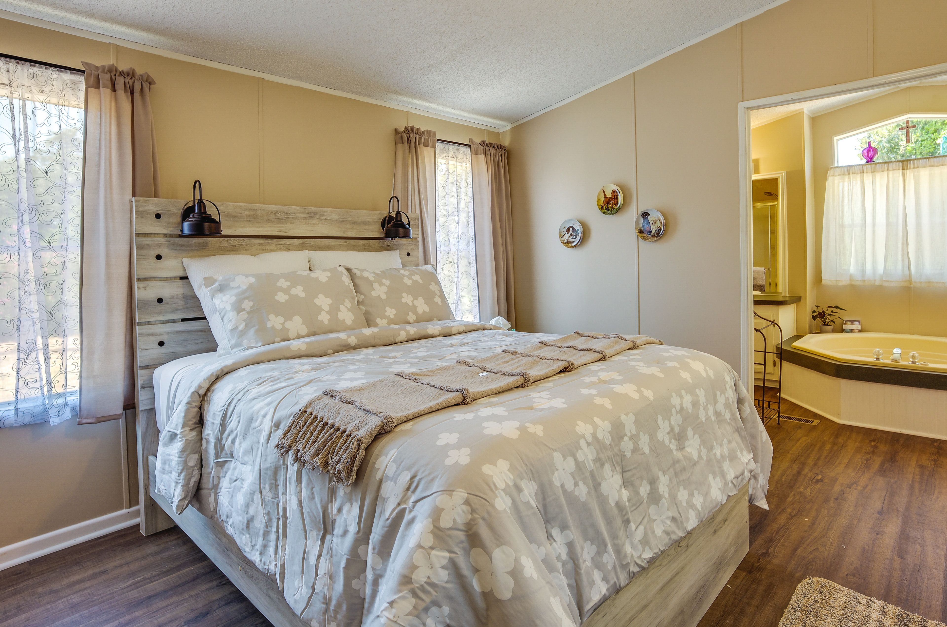 Bedroom Suite | Queen Bed | Linens Provided