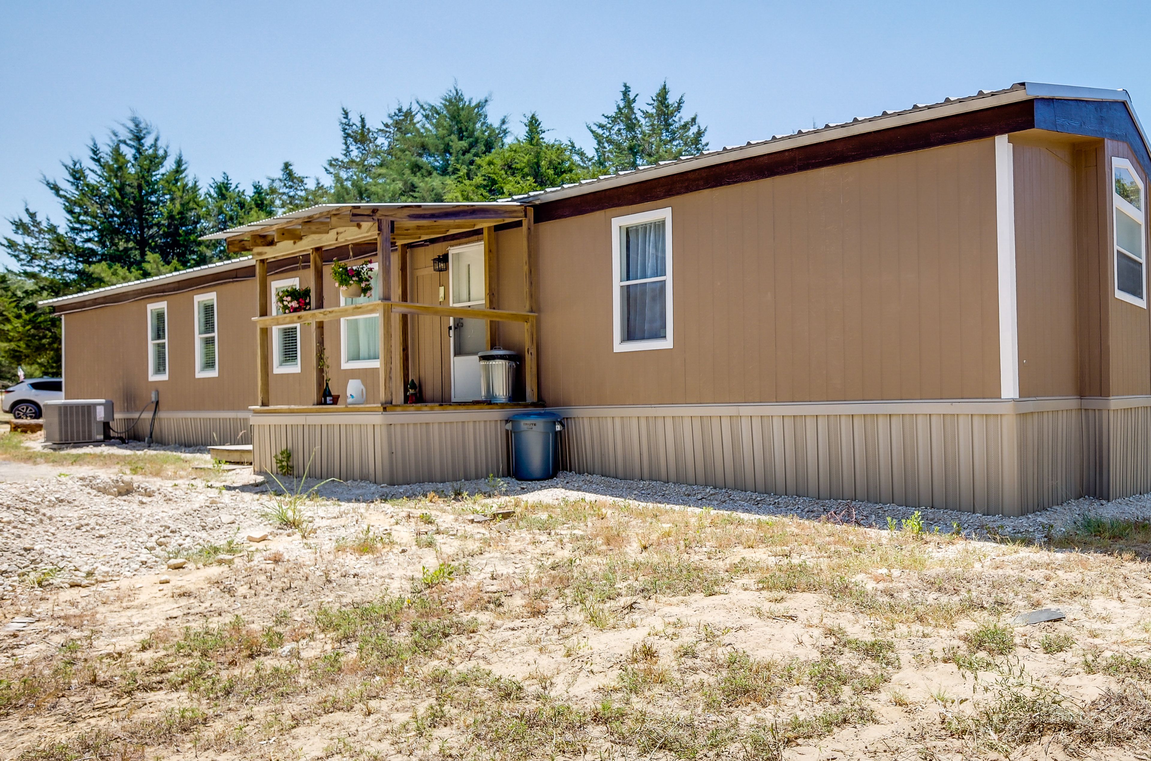 Front Porch | Gravel Driveway (3 Vehicles)