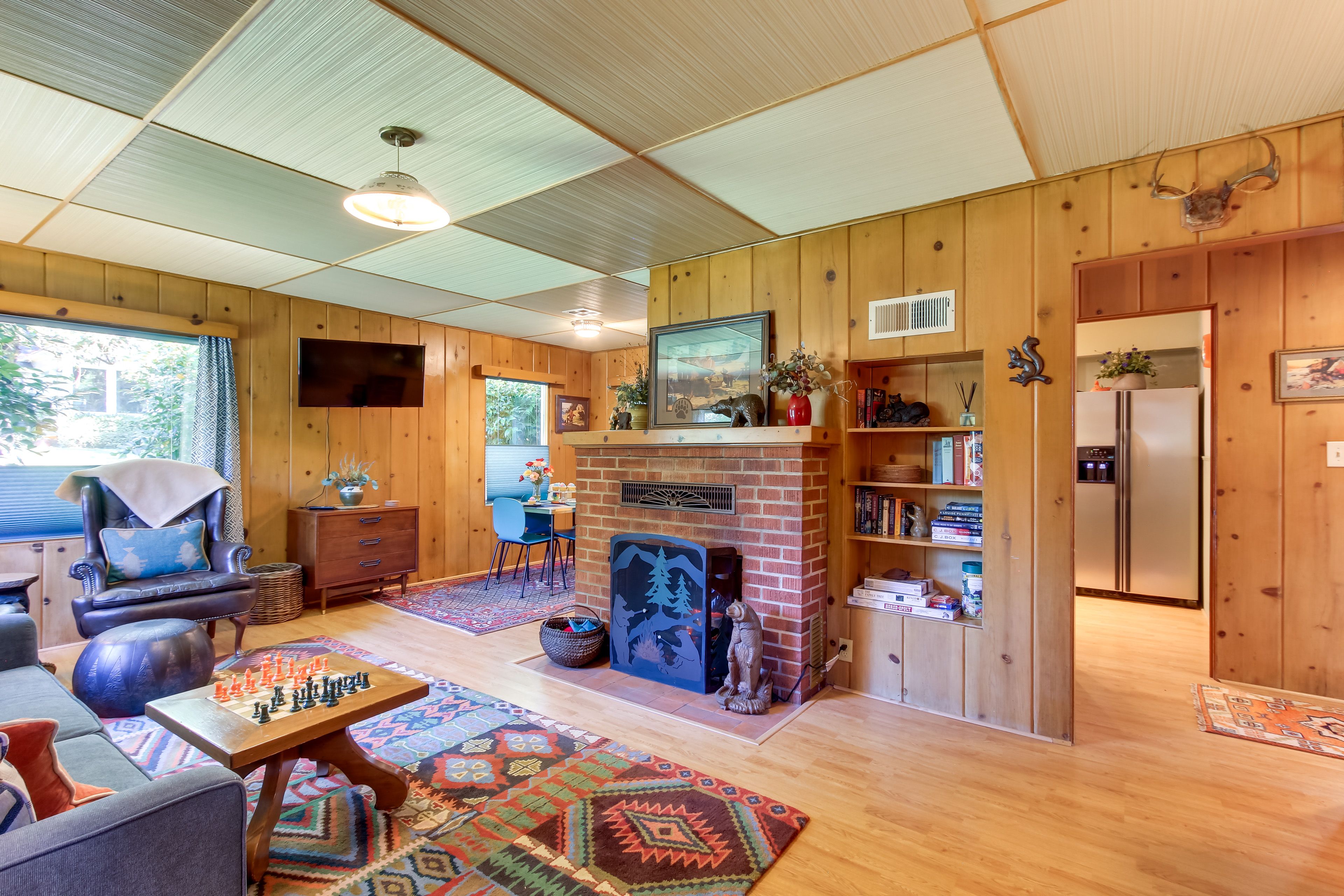 Walterville Vacation Rental | 2BR | 1BA | 850 Sq Ft | Stairs Required to Enter