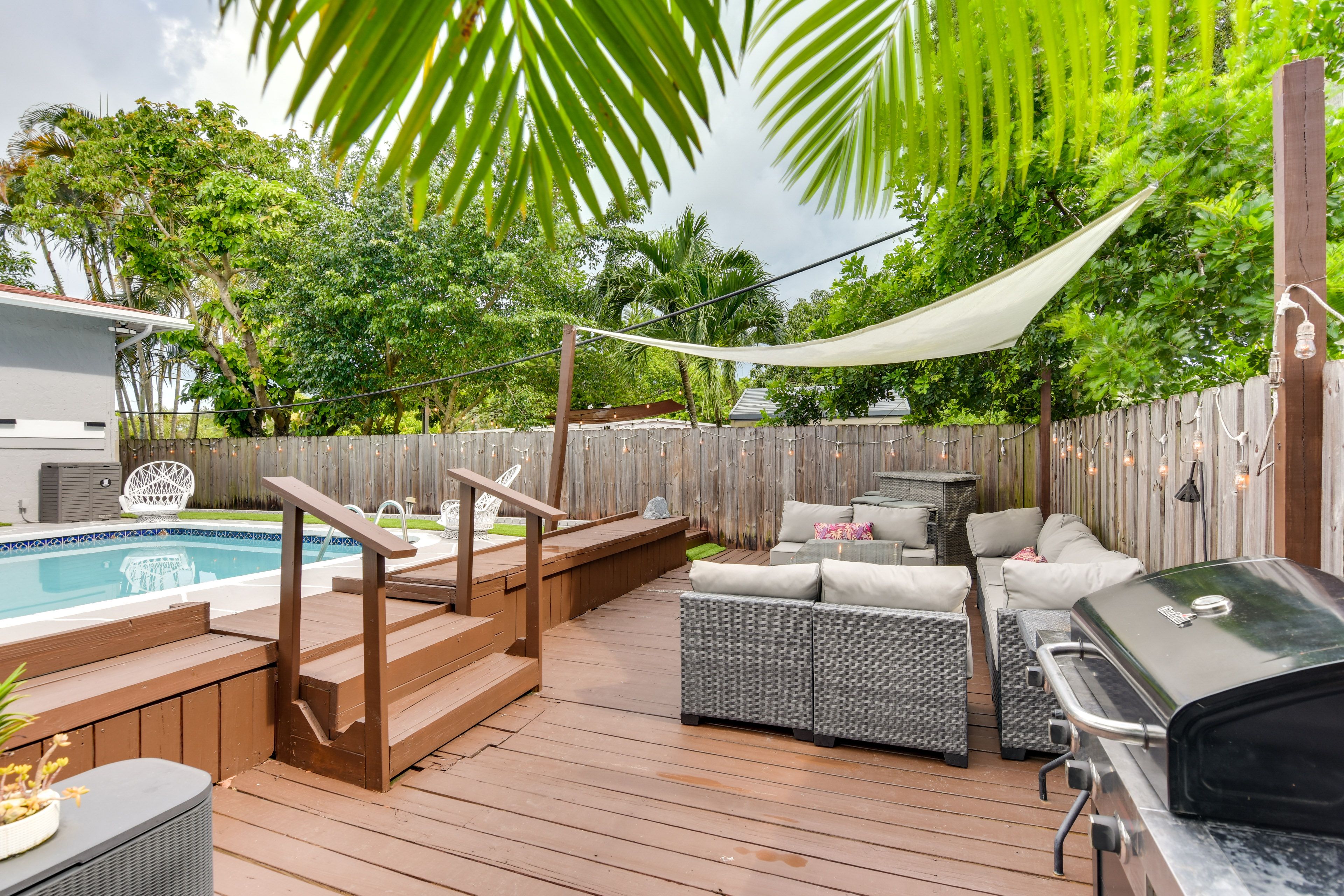 Deck | Gas Grill (Propane Provided)