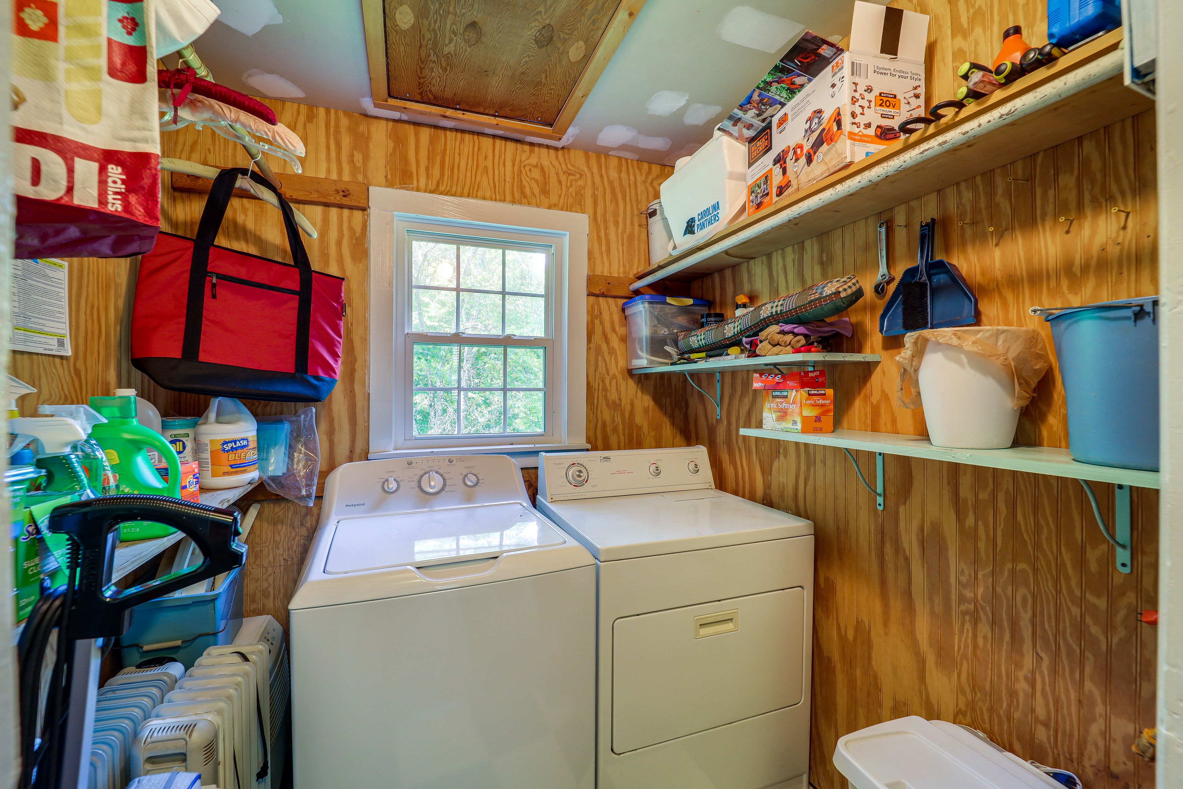 Laundry | Detergent Provided
