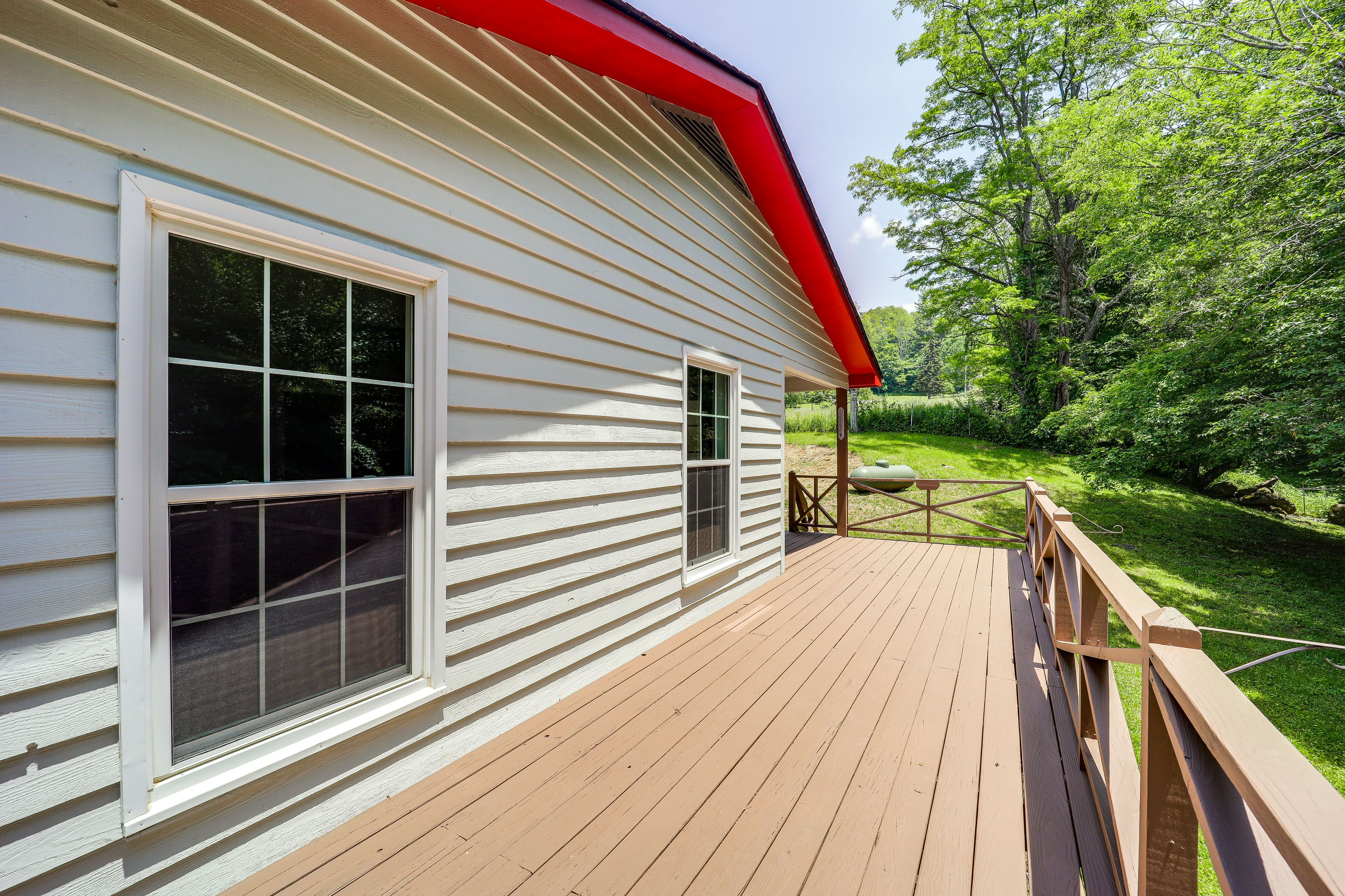 Cottage Exterior | Deck