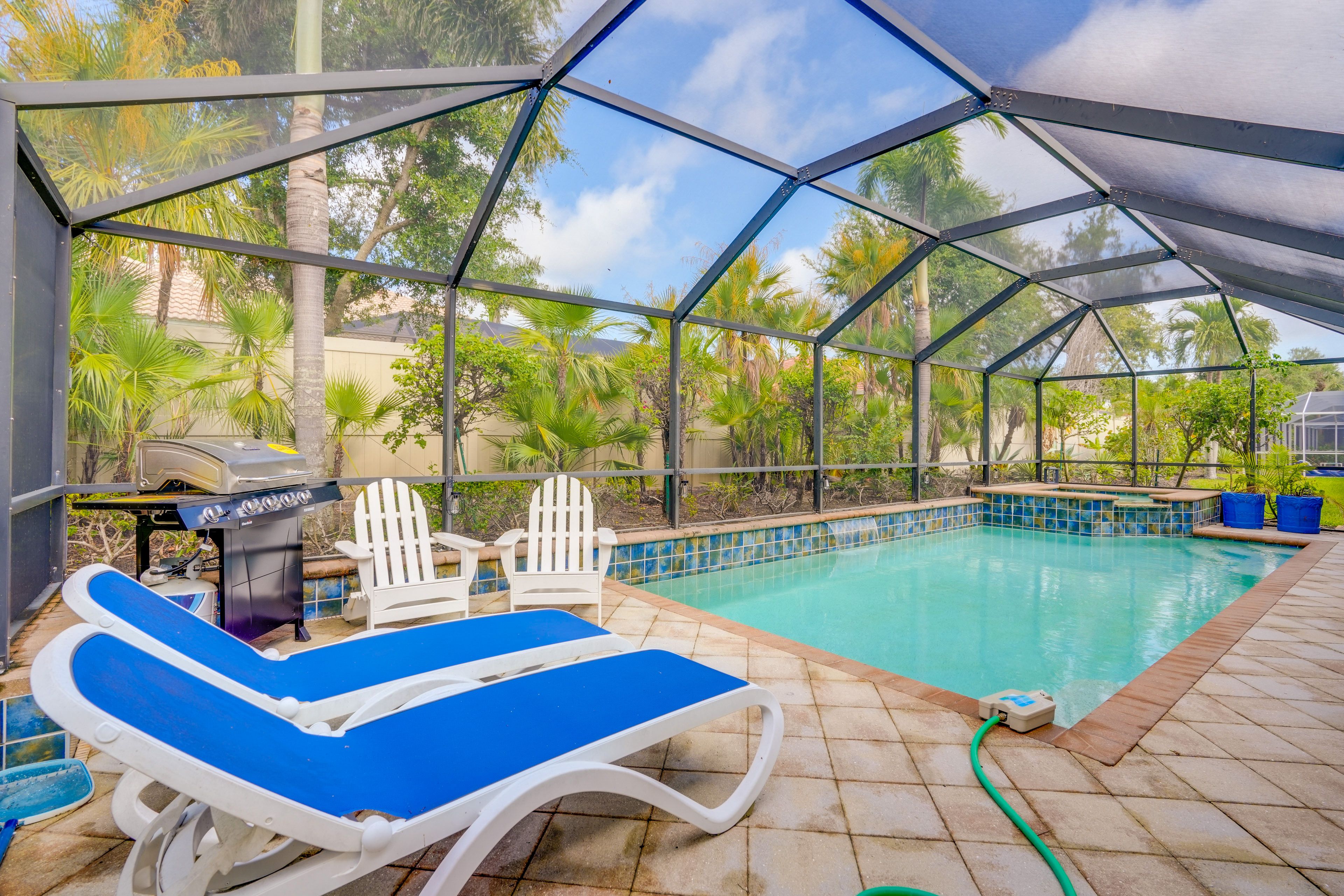 Heated Pool & Hot Tub