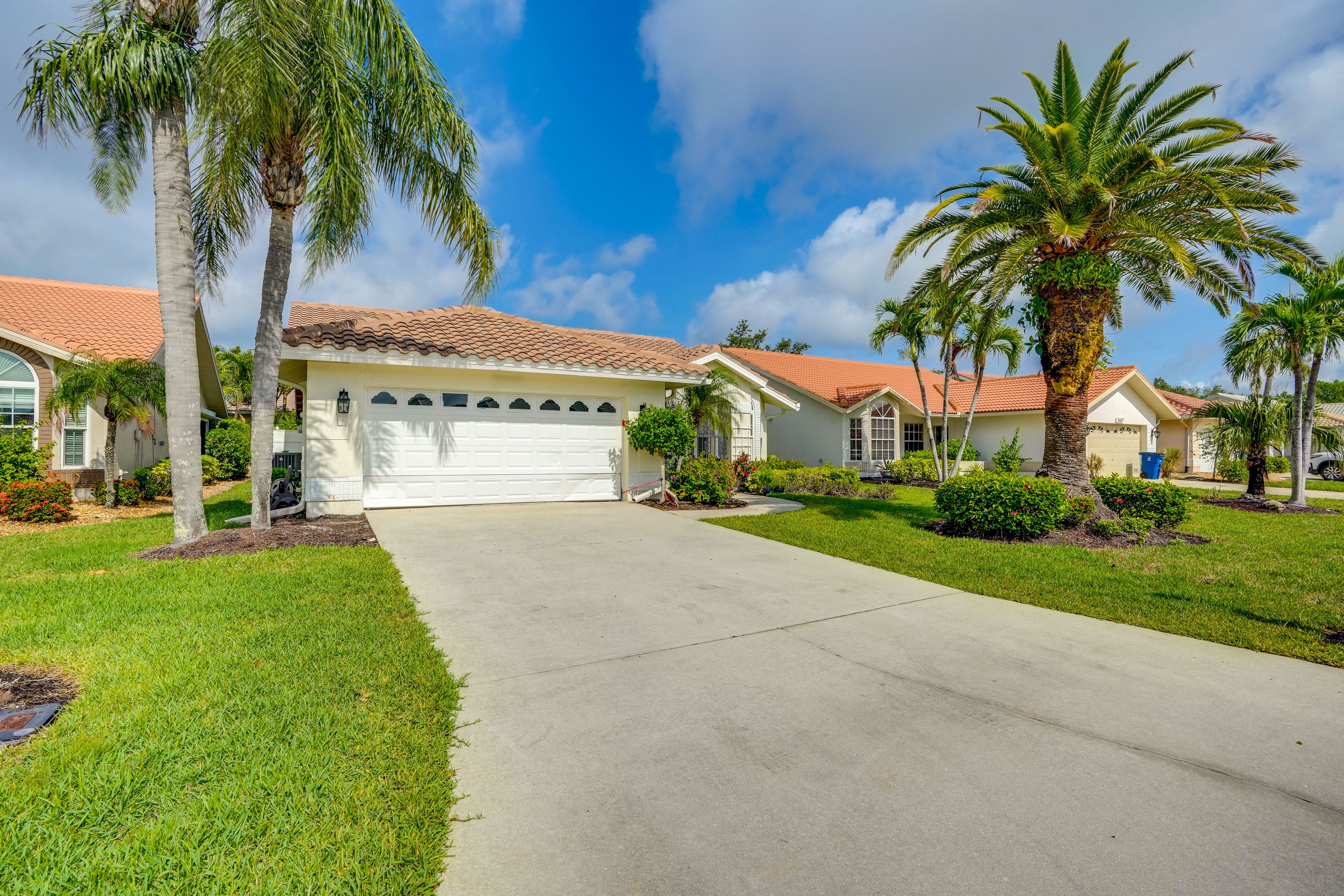 Parking | Garage (2 Vehicles) | Driveway (2 Vehicles) | Street Parking