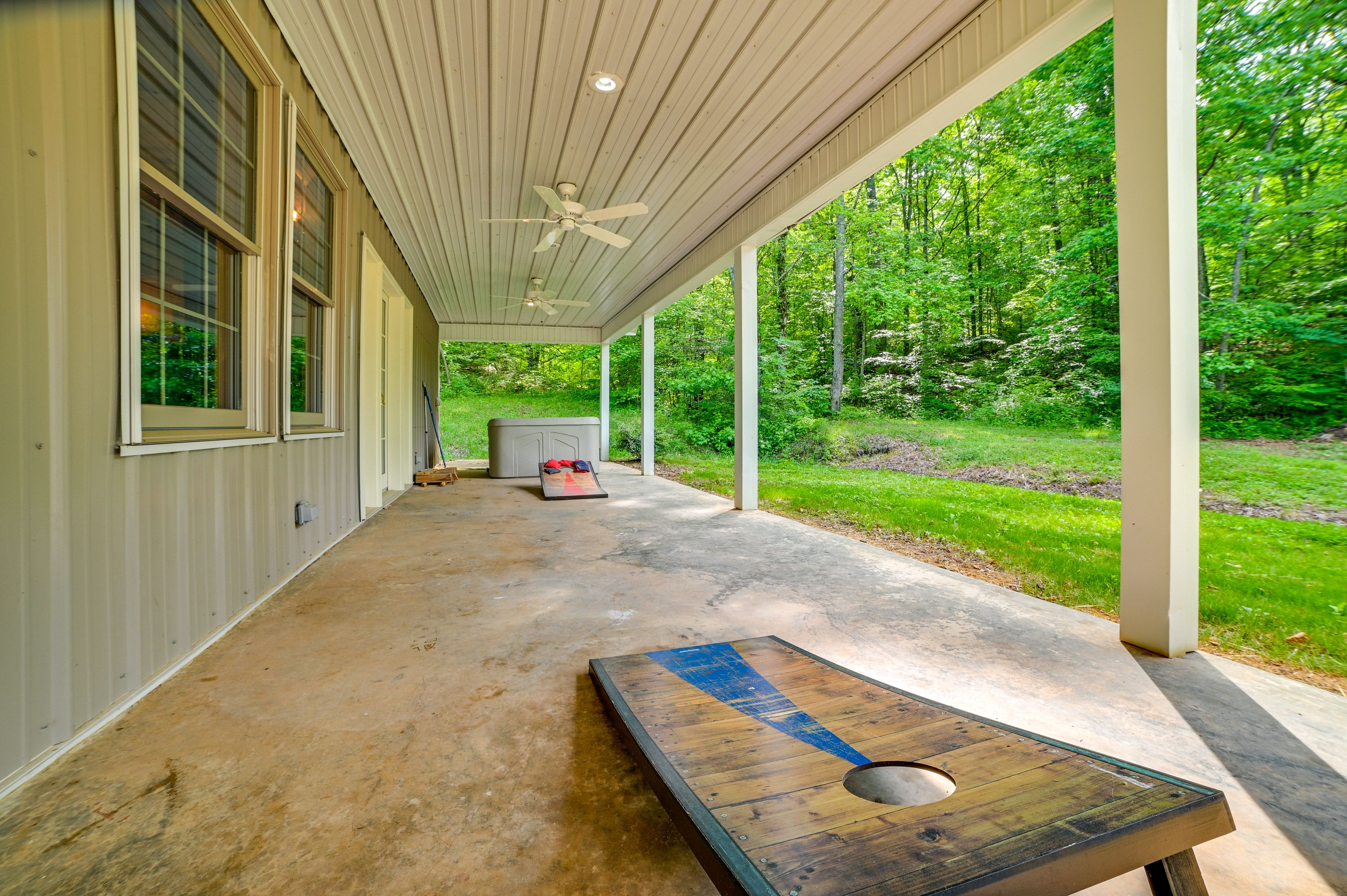 Covered Patio | Ceiling Fans | Cornhole
