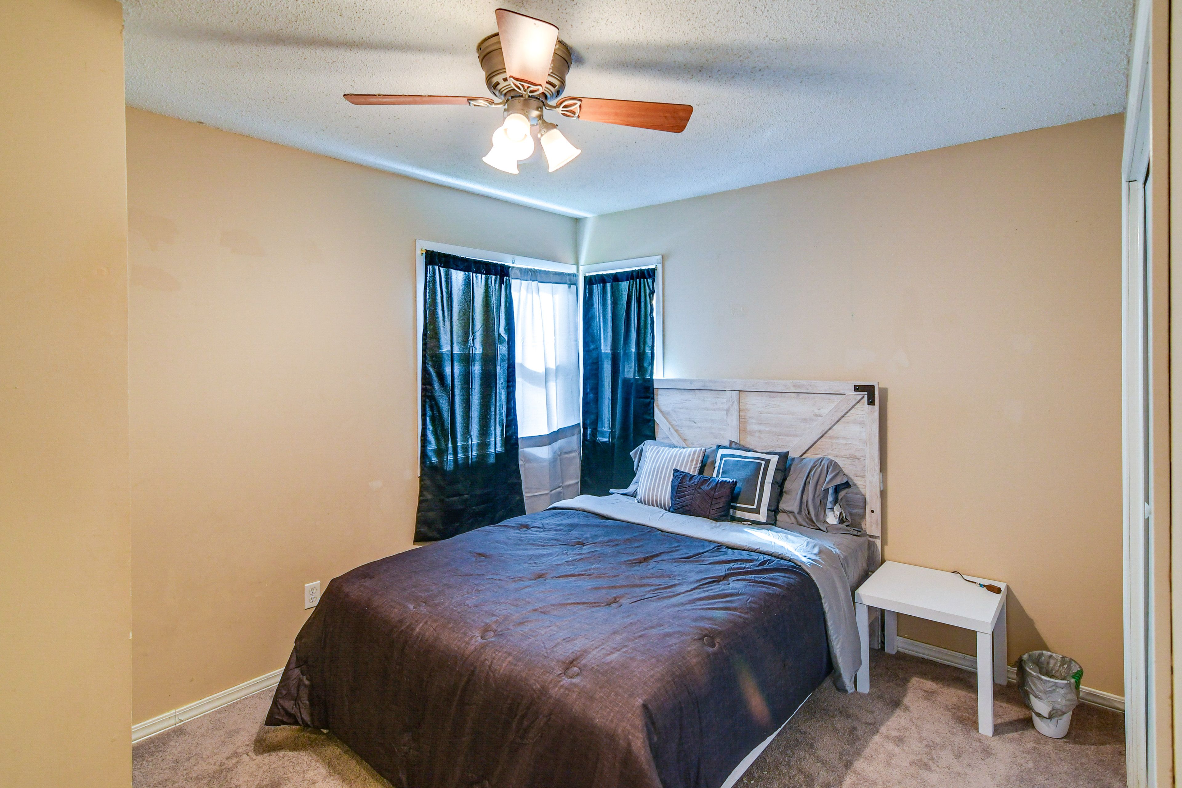 Bedroom 2 | Queen Bed | 1st Floor