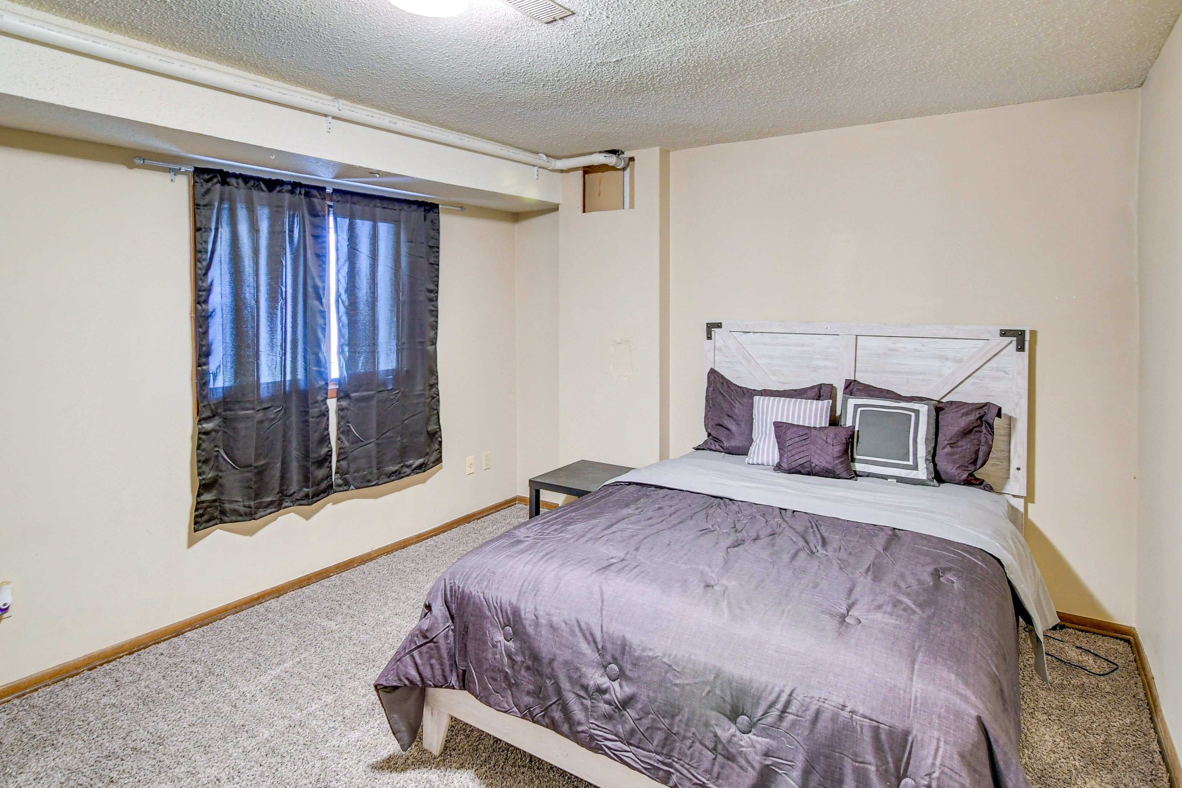 Bedroom 4 | Queen Bed | Basement
