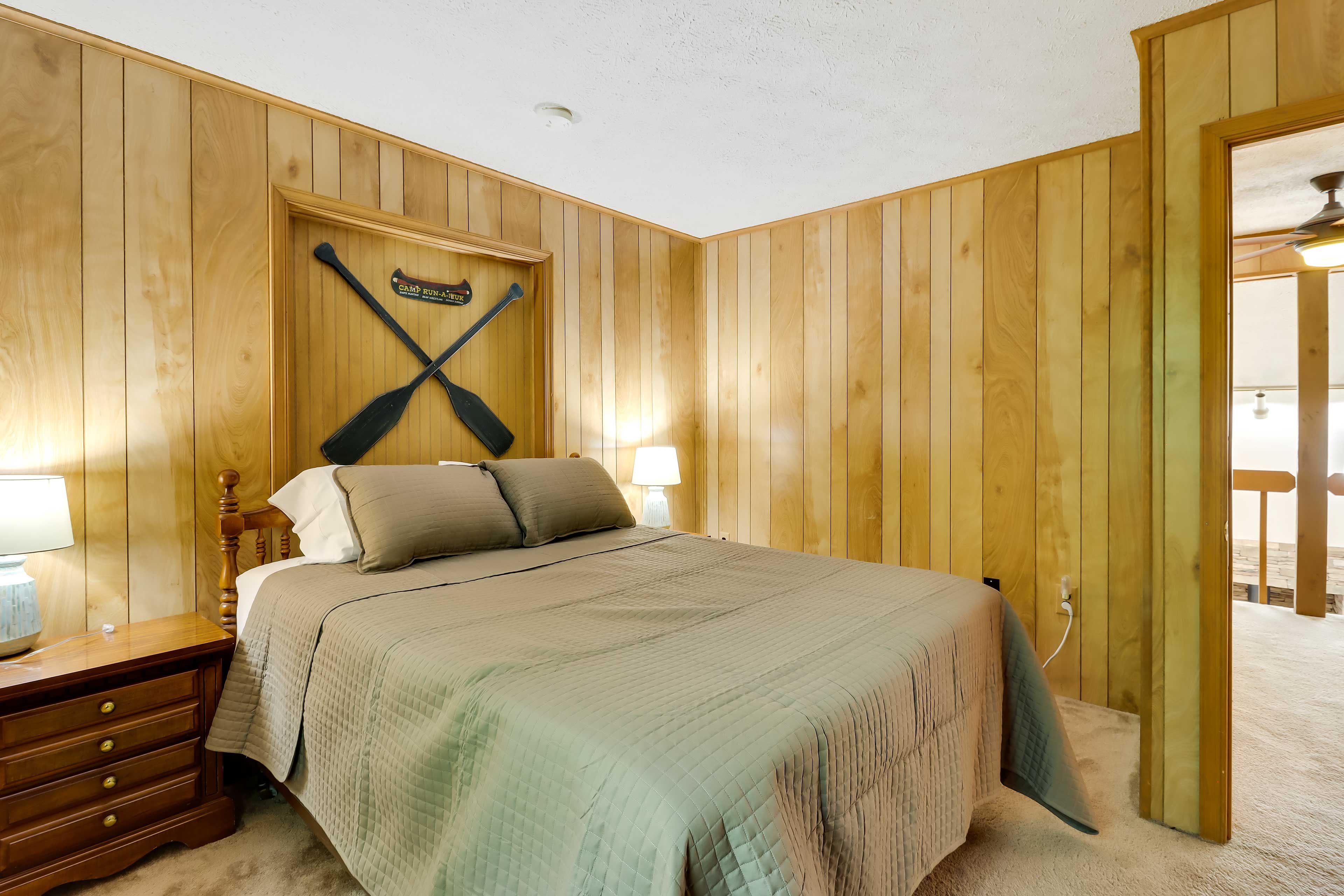 Bedroom 3 | 2nd Floor | Queen Bed