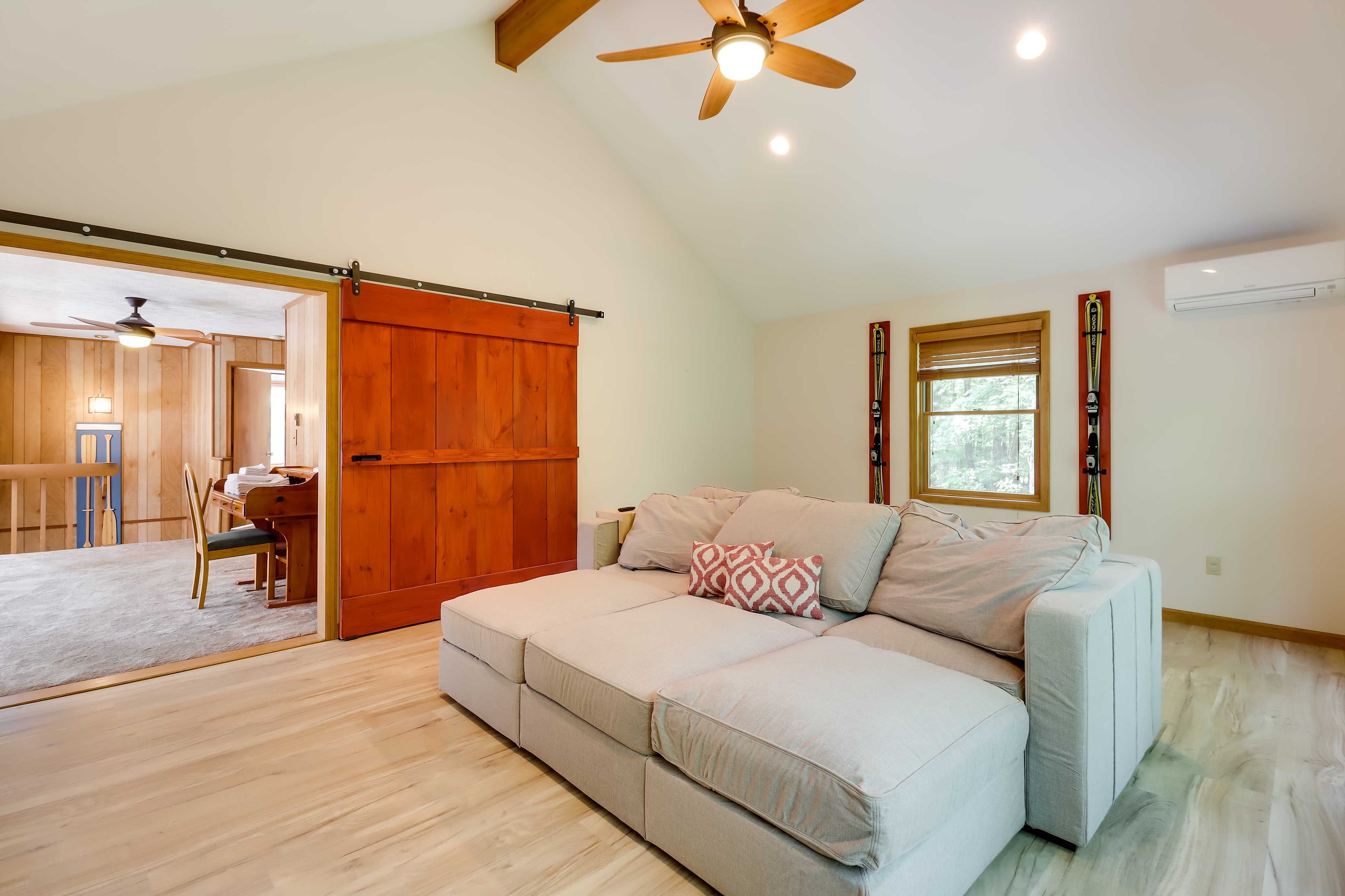Bonus Room | 2nd Floor | Smart TV | Queen Air Mattress Available