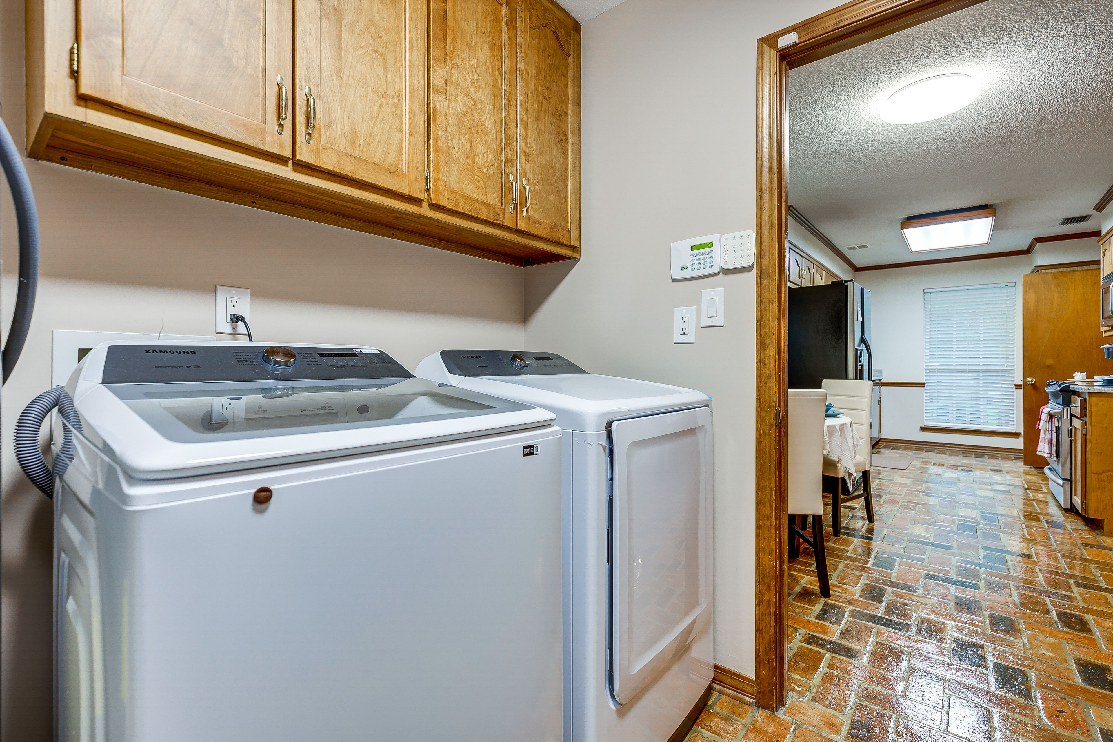 Laundry Area | Washer/Dryer | Hangers | Iron/Board | Trash Bags/Paper Towels
