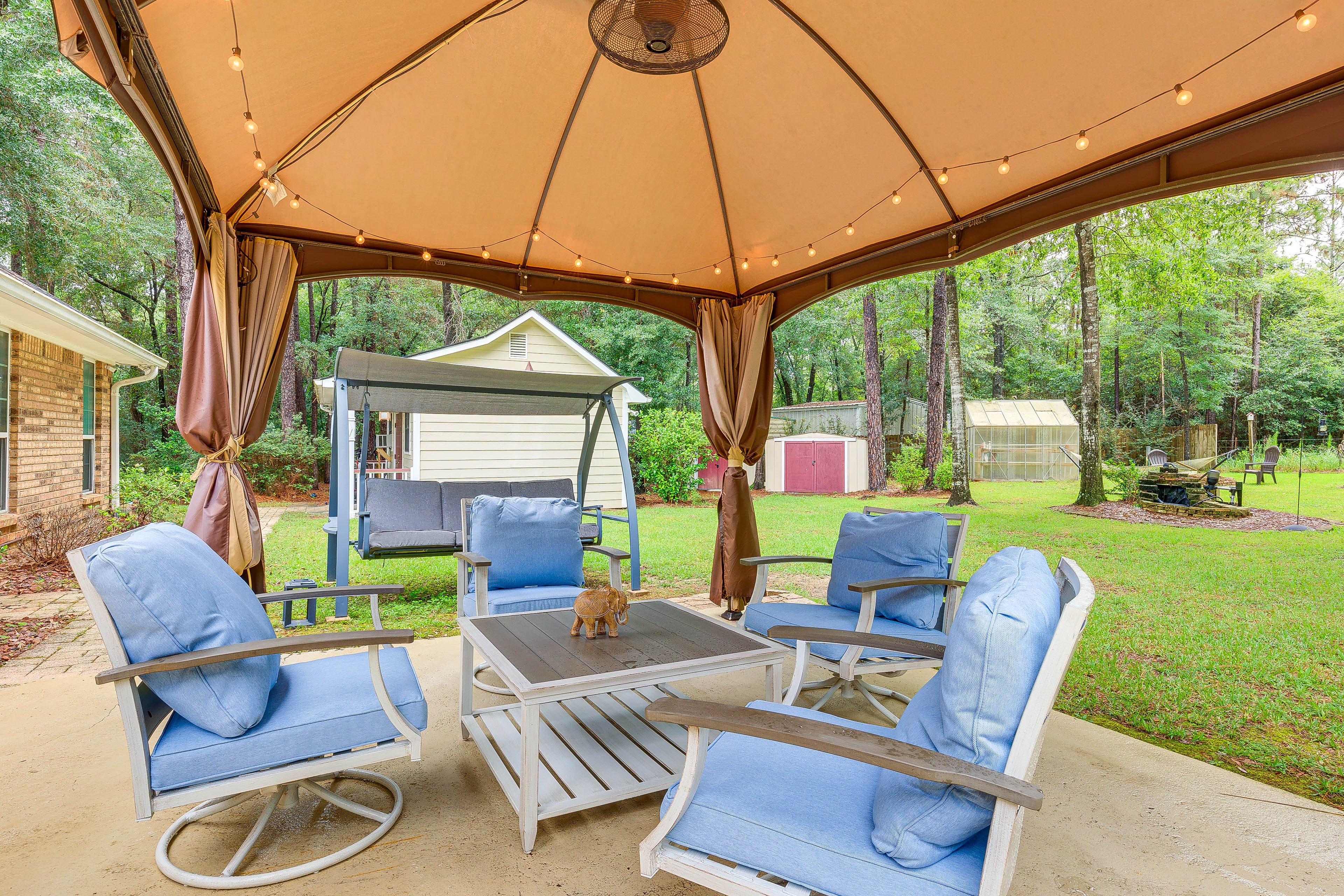 Patio | Gazebo | Outdoor Seating & Dining