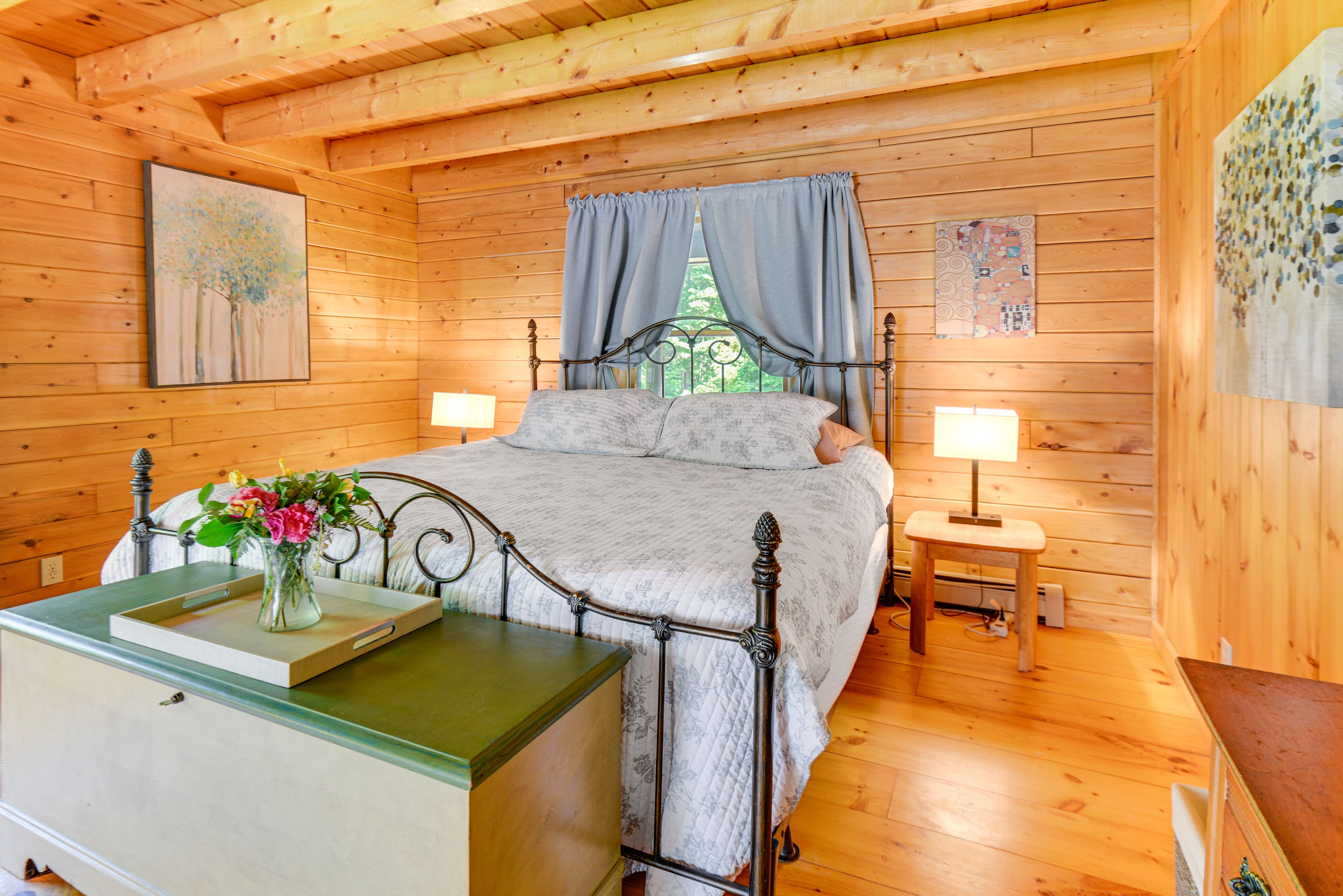 Bedroom 1 | King Bed | Full Sleeper Sofa | Linens Provided