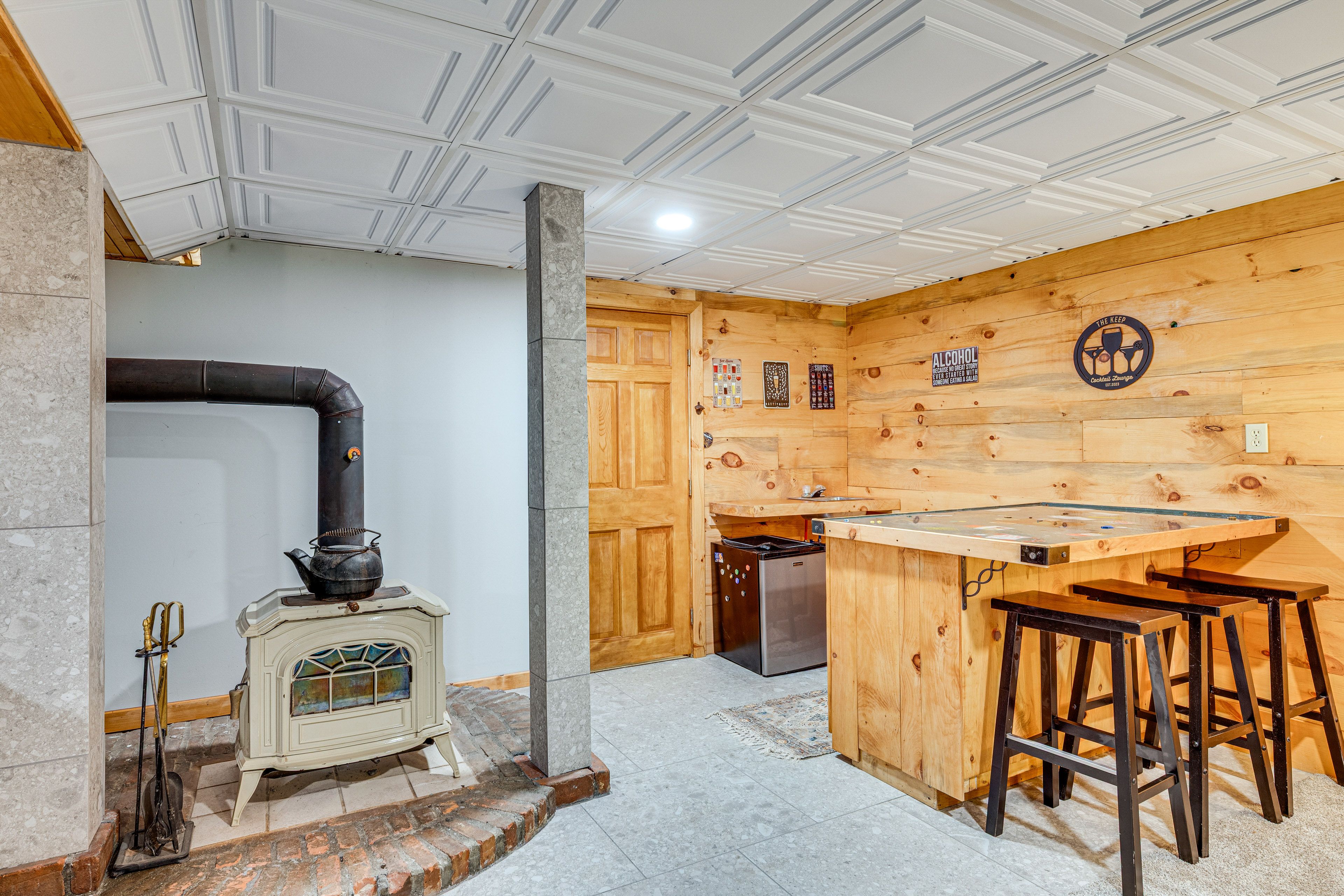 Game Room | Gas Stove | Wet Bar | Foosball Table | Dart Board