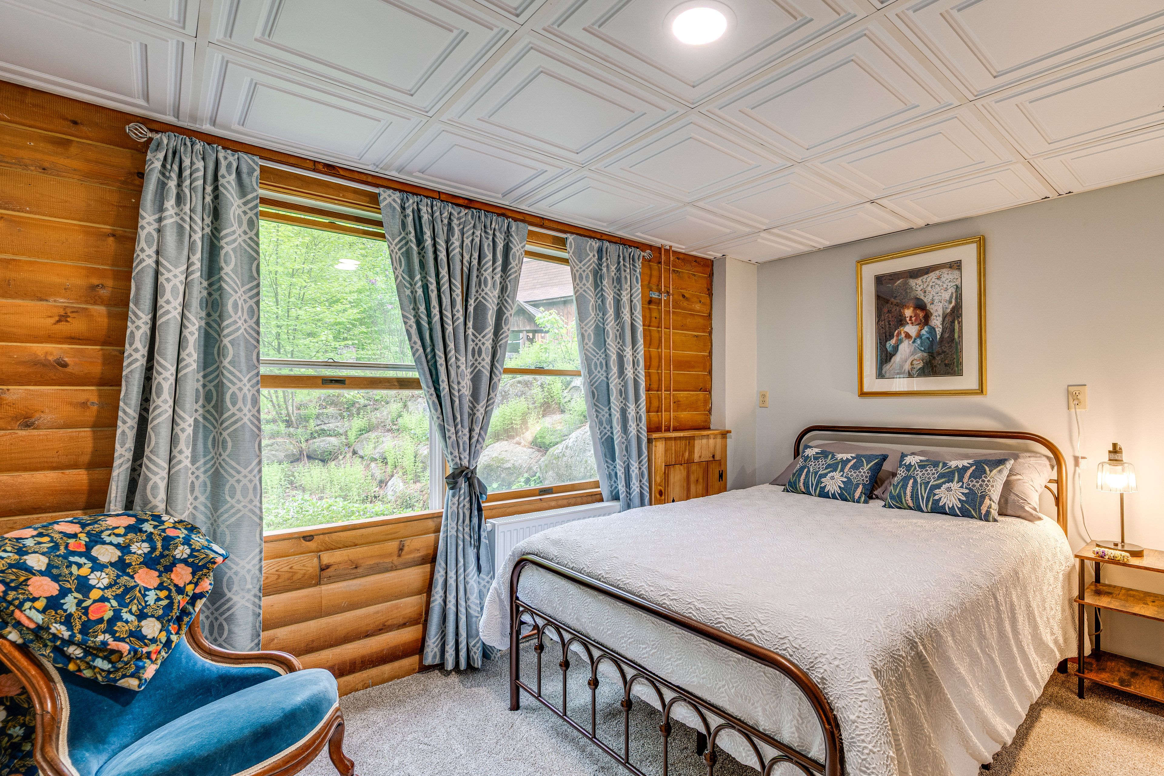 Bedroom 3 | Queen Bed