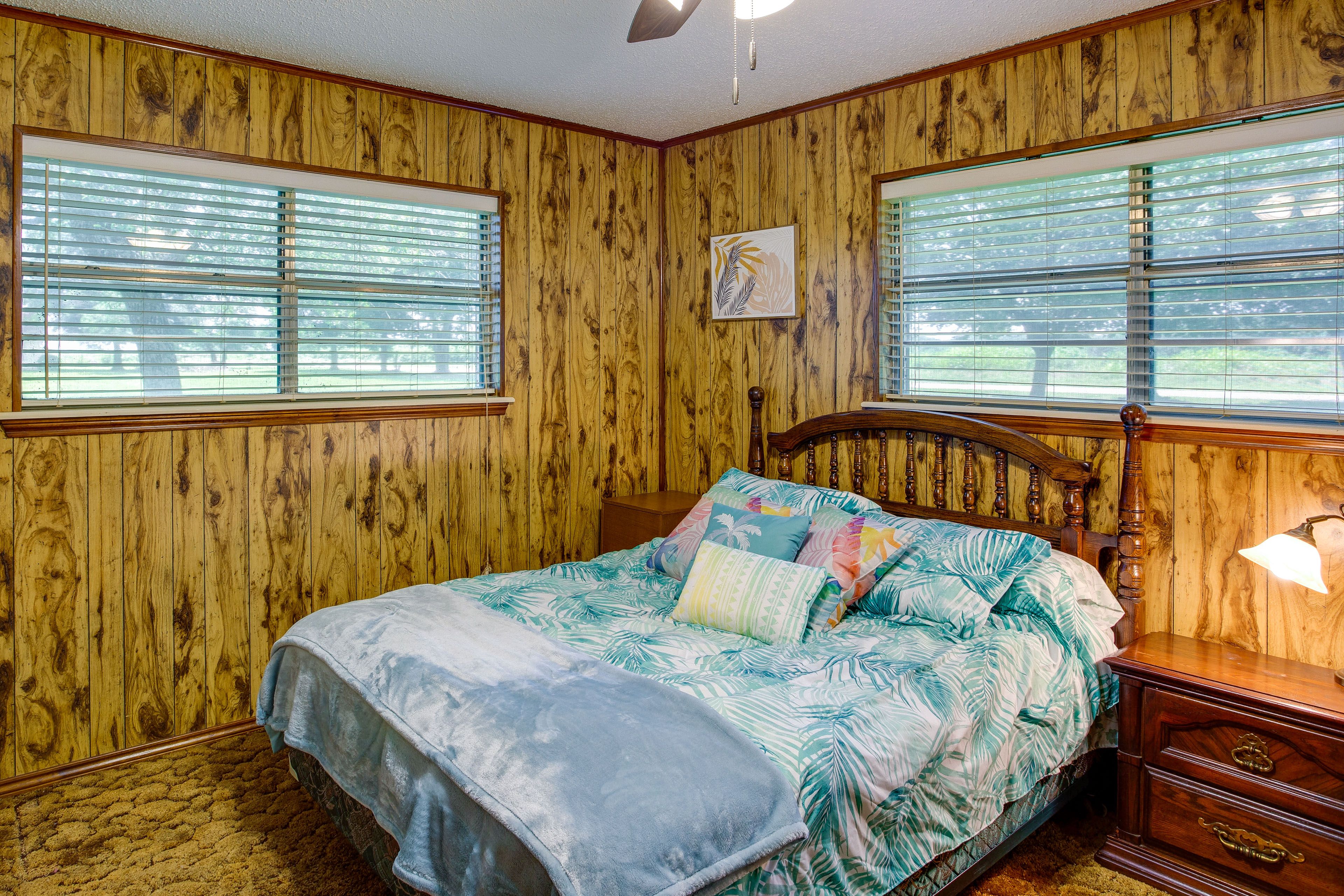 Bedroom 1 | Main Level | Queen Bed | Linens Provided