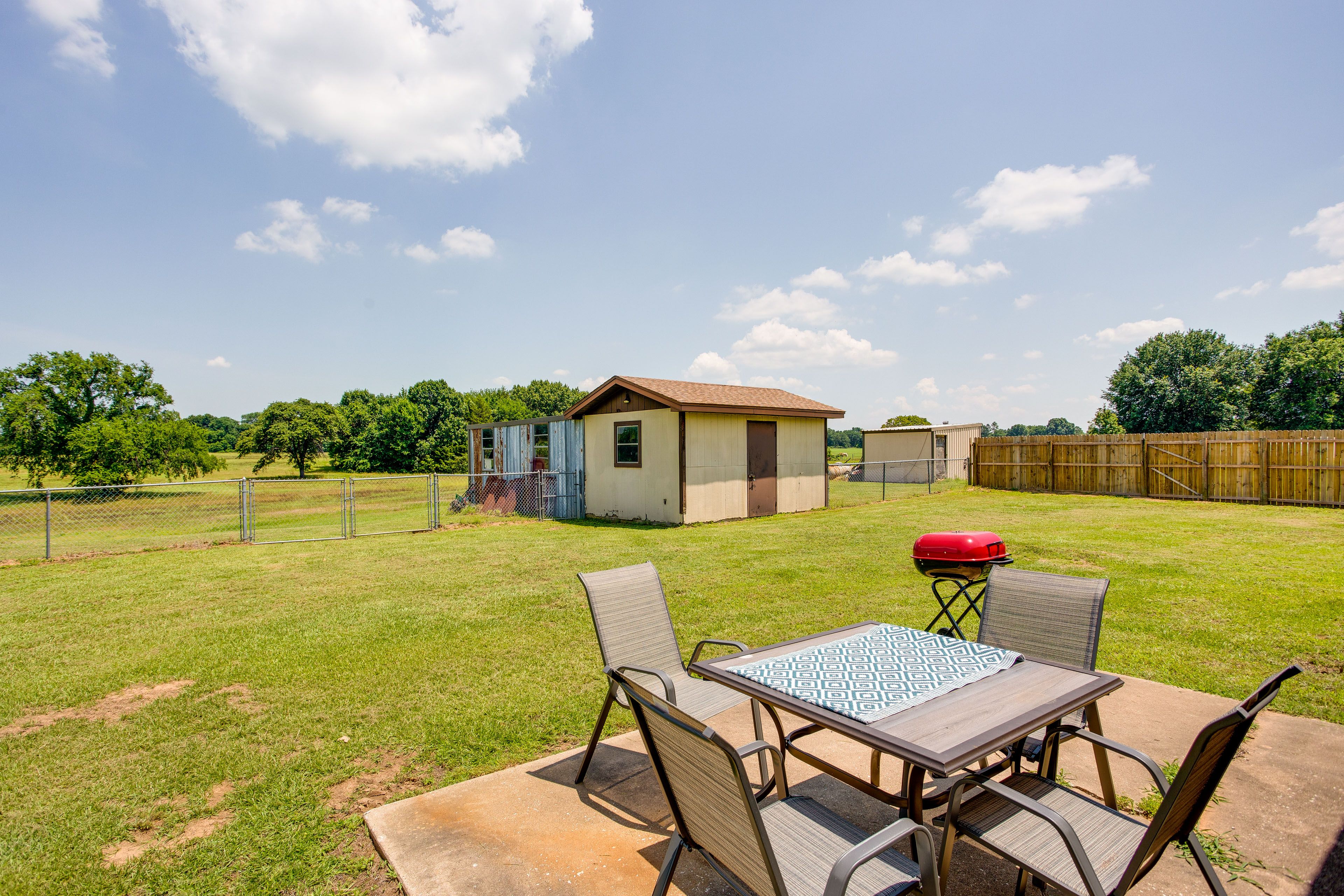 Private Backyard | Dining Area | Pets Welcome w/ Fee