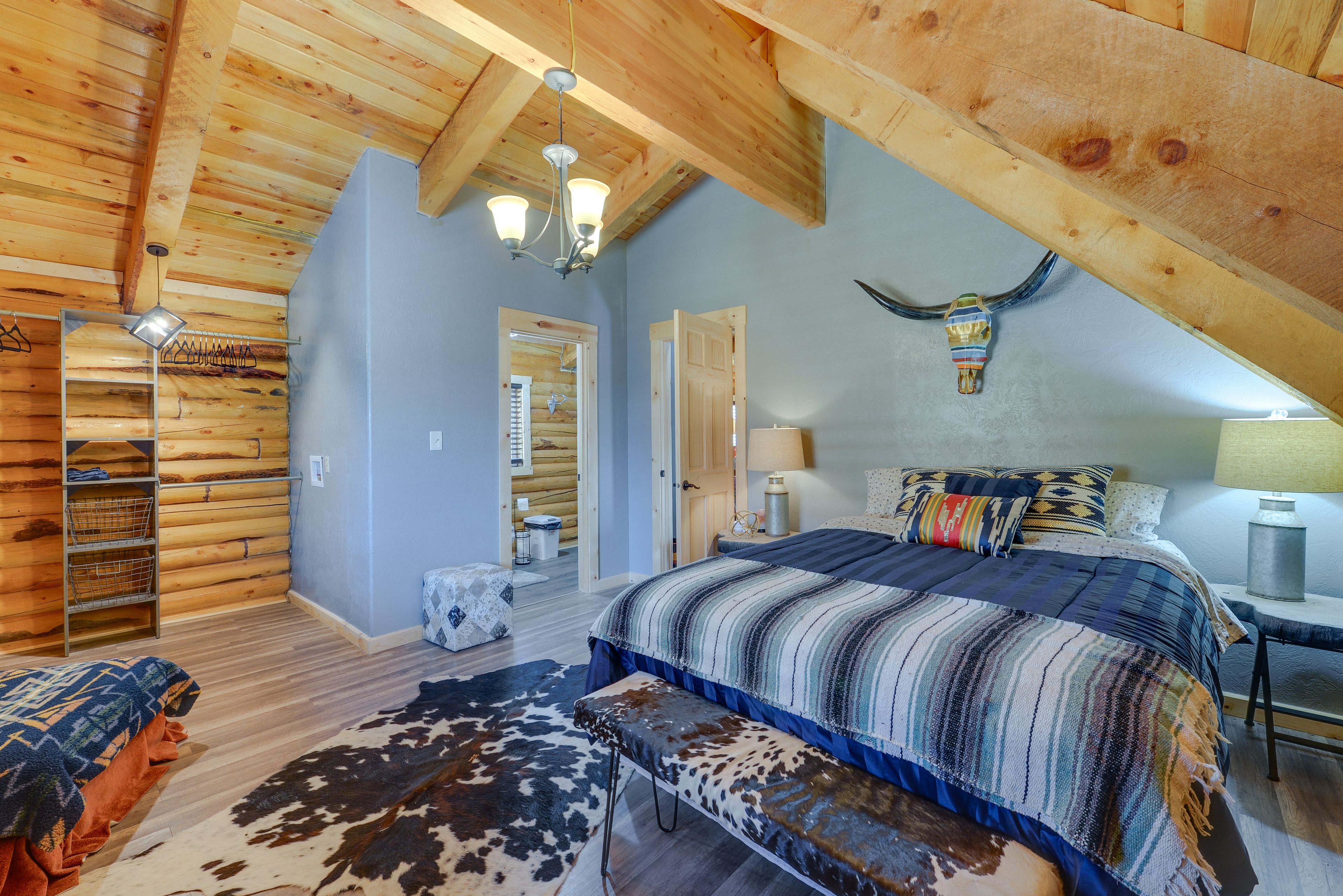 Bedroom 2 | Queen Bed