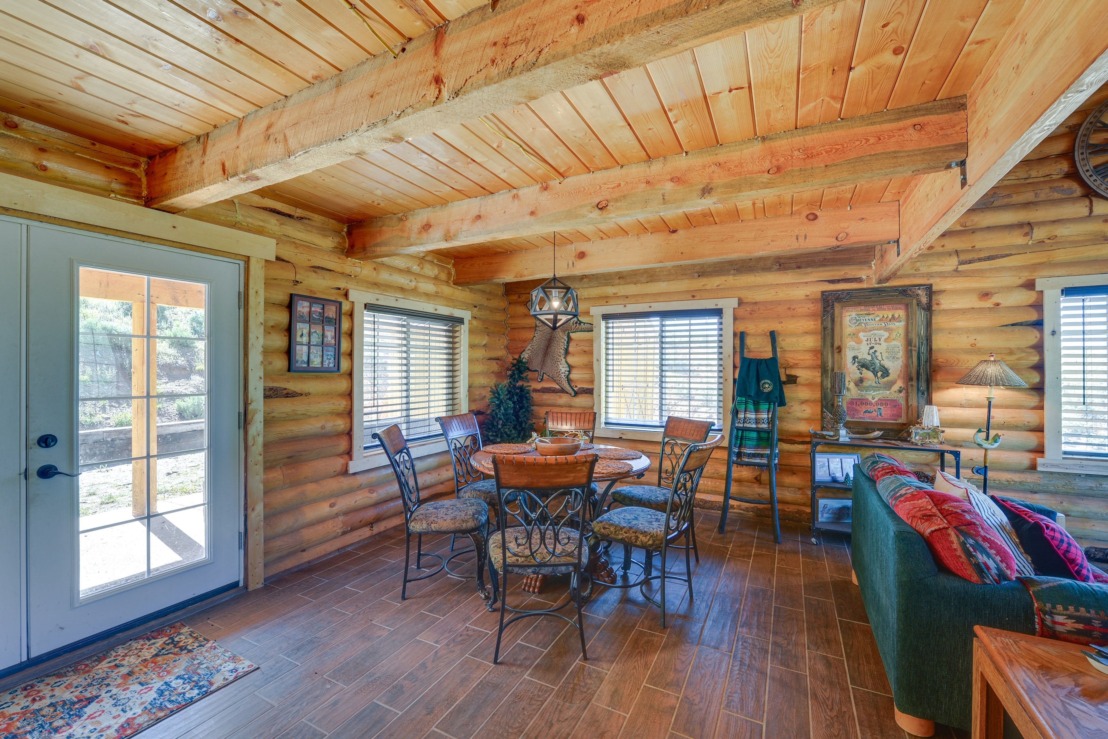 Dining Area | Dishware & Flatware Provided