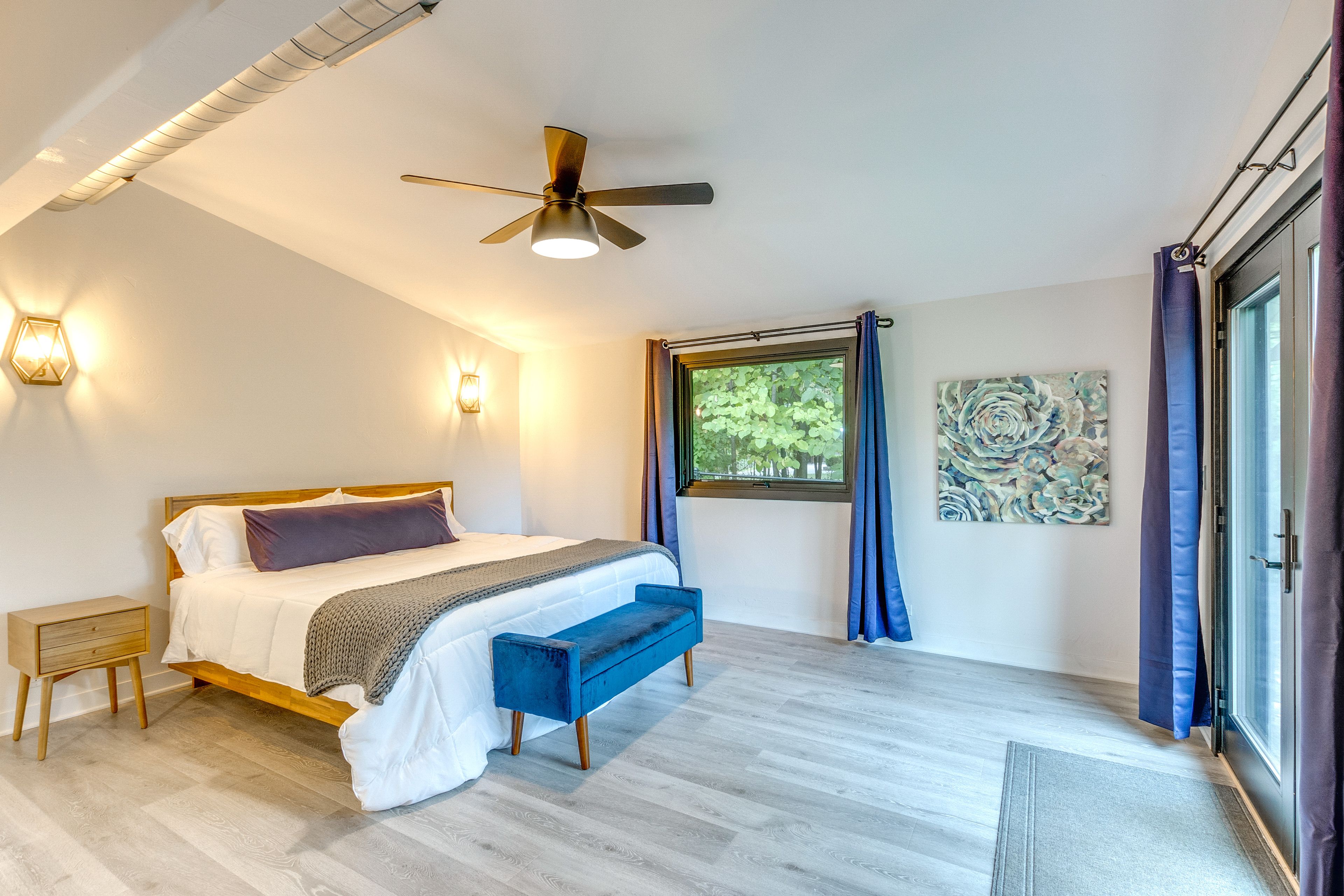 Bedroom 1 | King Bed | Fireplace | Linens Provided | En-Suite Bathroom