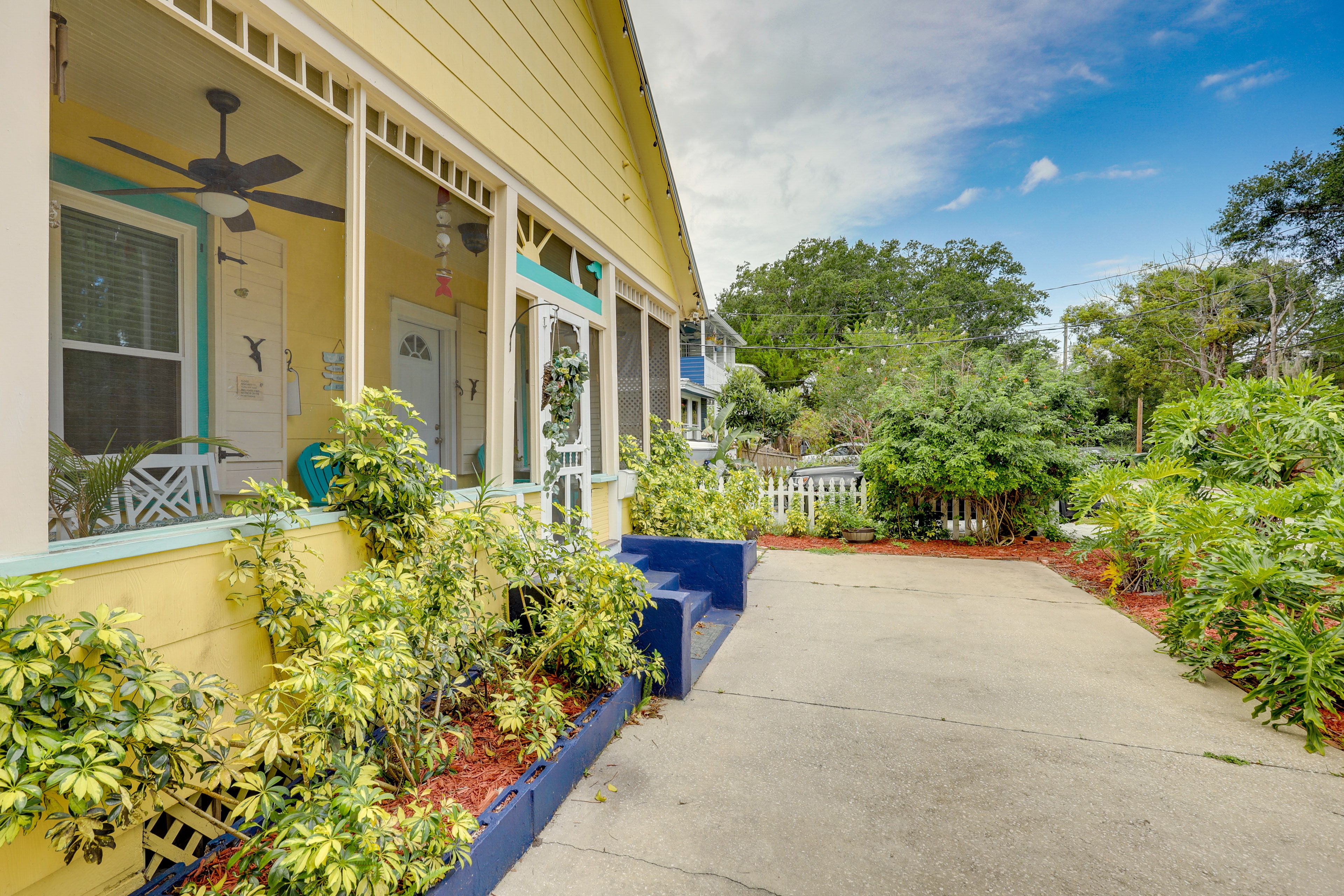 Parking | Driveway (2 Vehicles) | Free Street Parking (First-Come, First-Served)