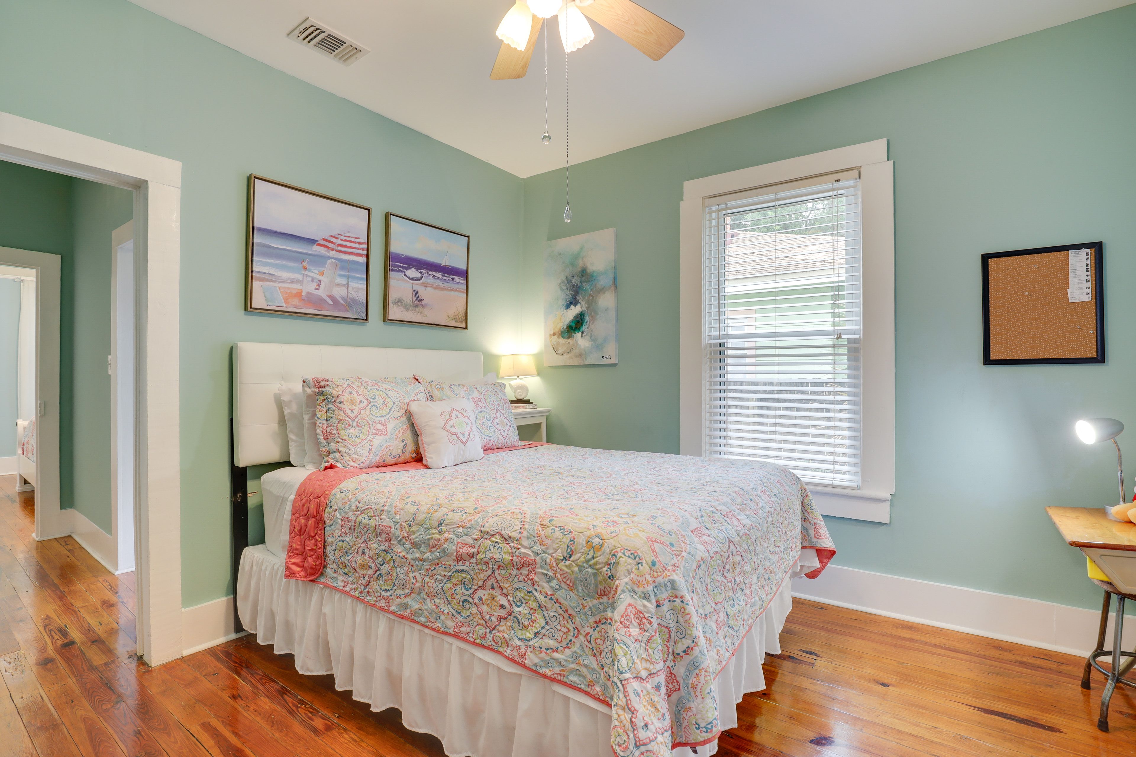Bedroom 1 | Queen Bed | En-Suite Bathroom