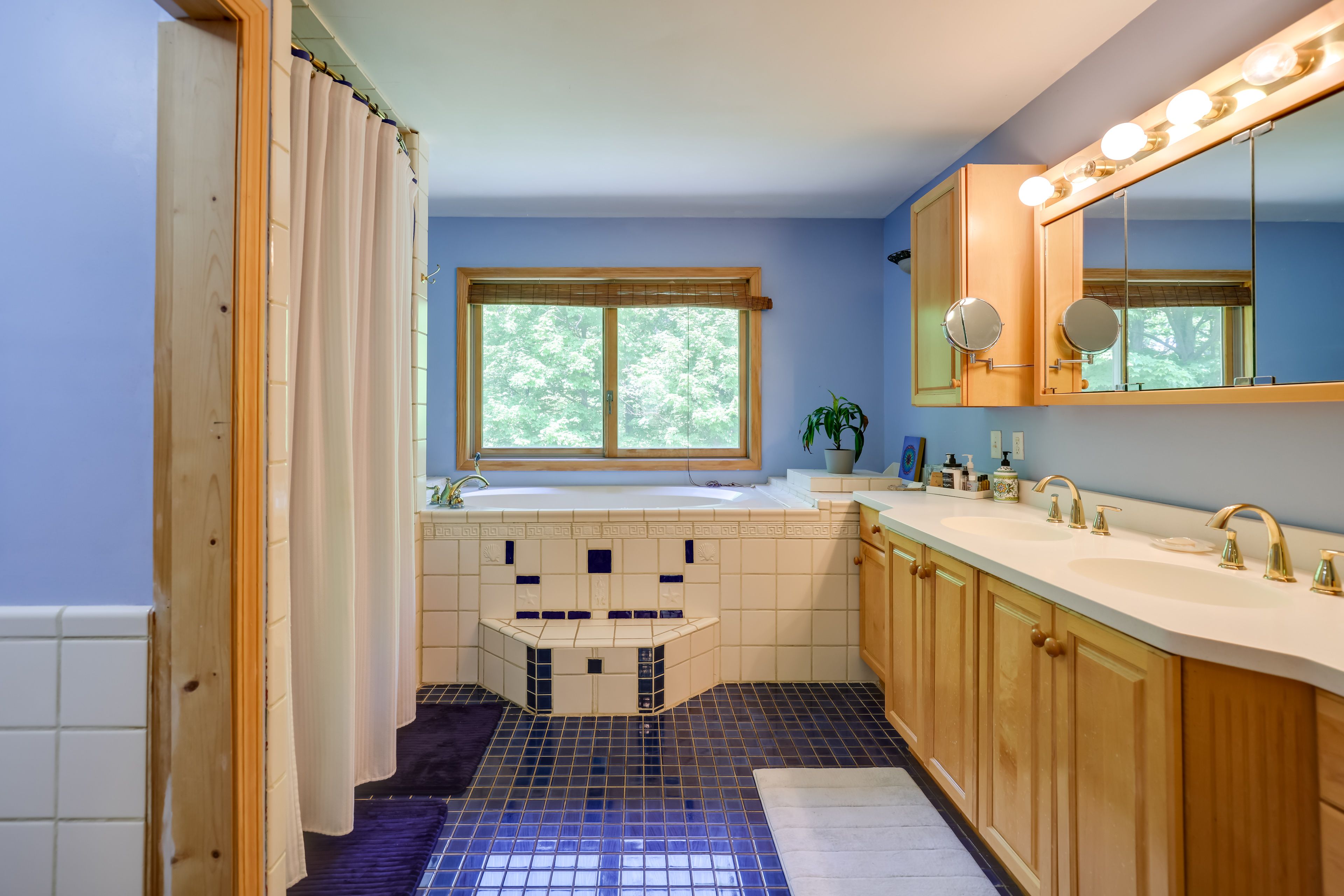 En-Suite Bathroom | Complimentary Toiletries