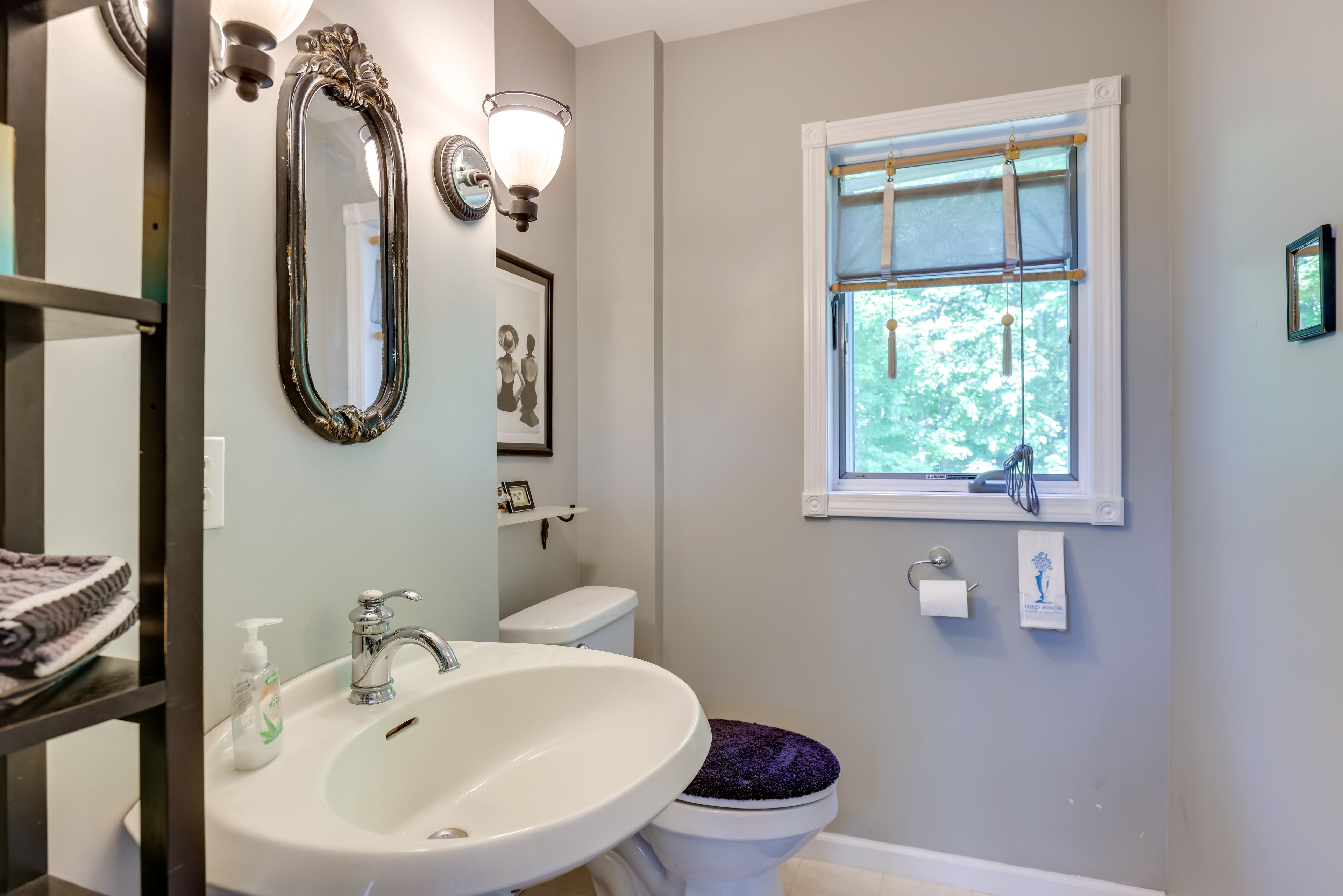 Half Bathroom | 2nd Floor