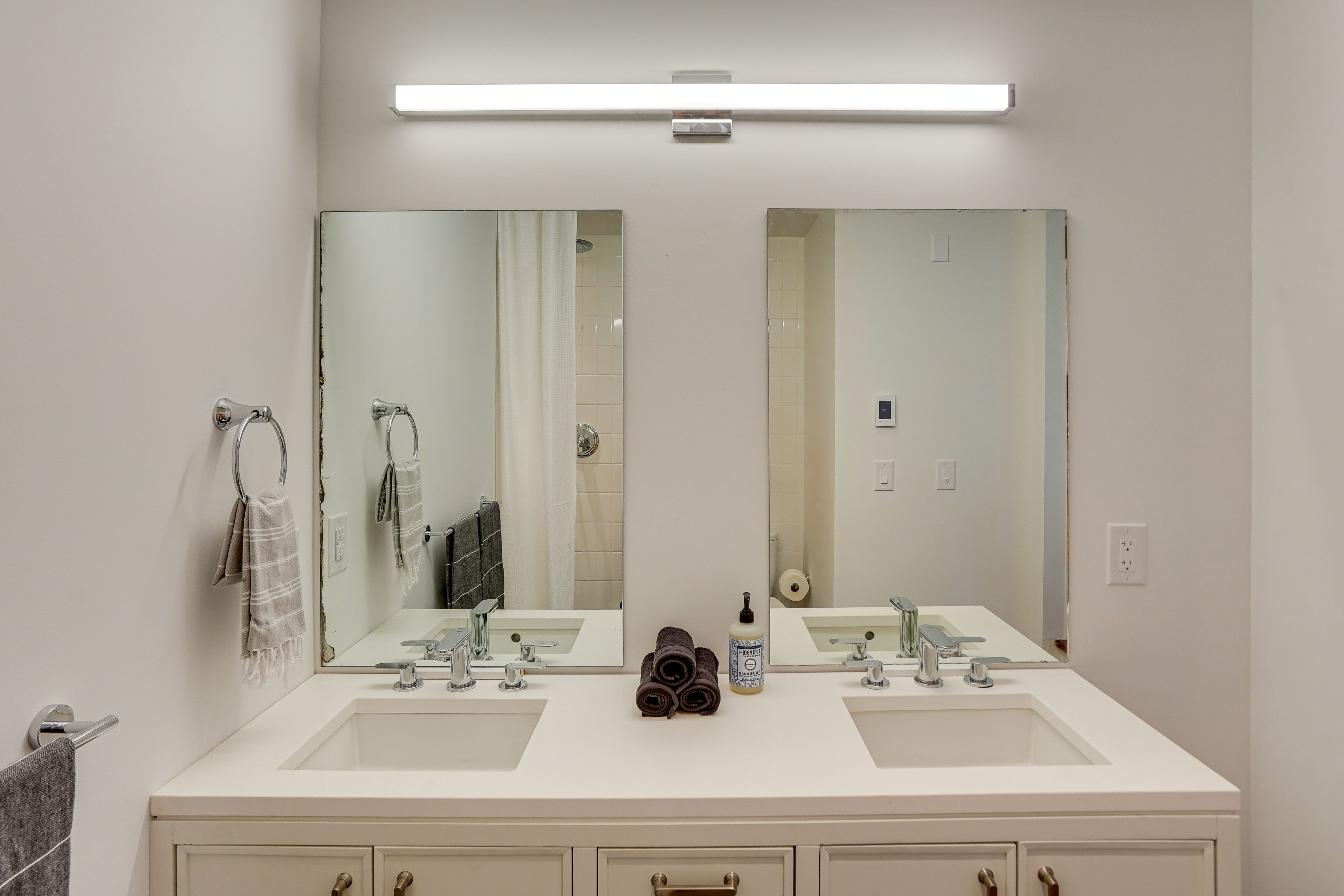 Full Bath | 2nd Floor