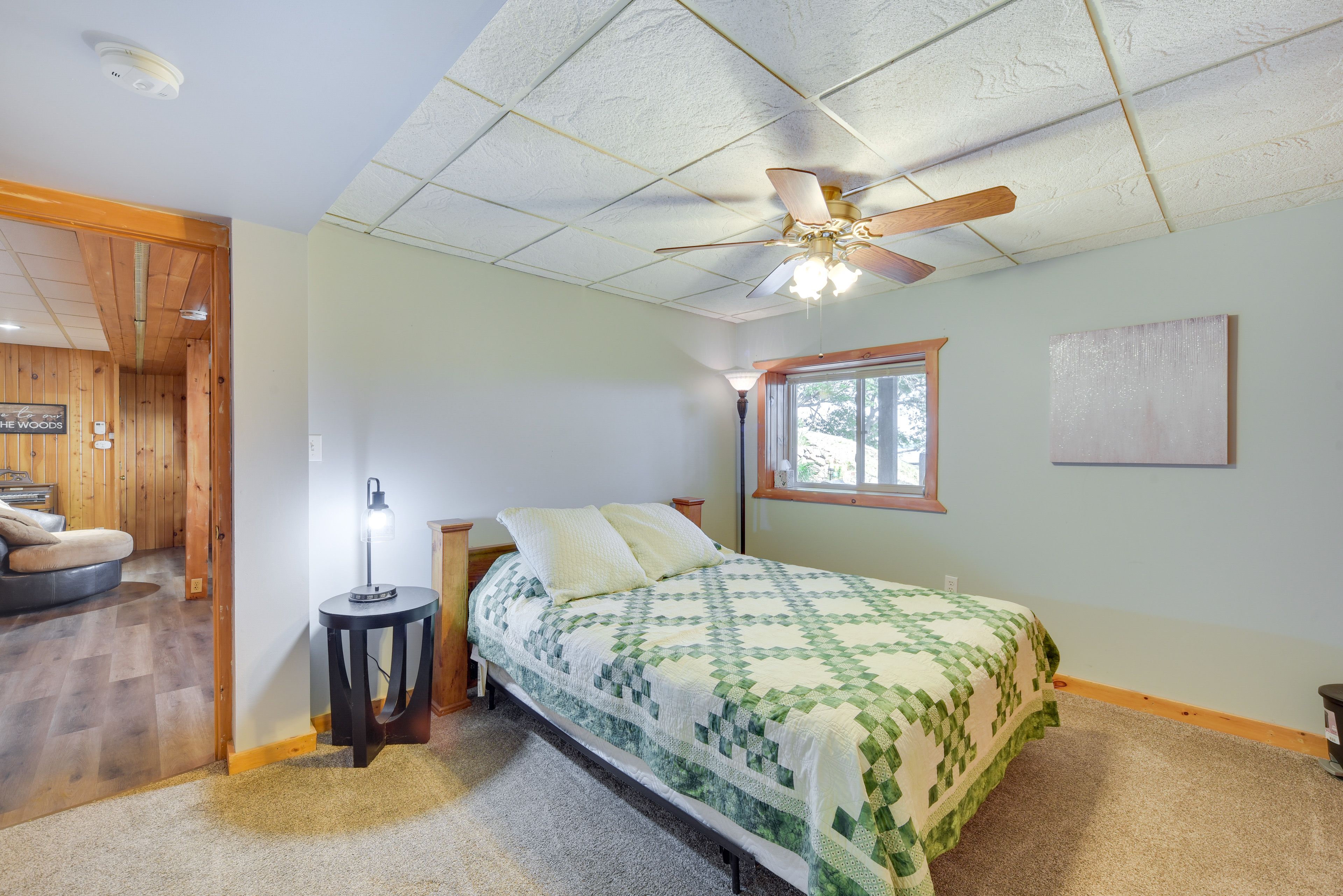 Bedroom 2 | Basement | Queen Bed