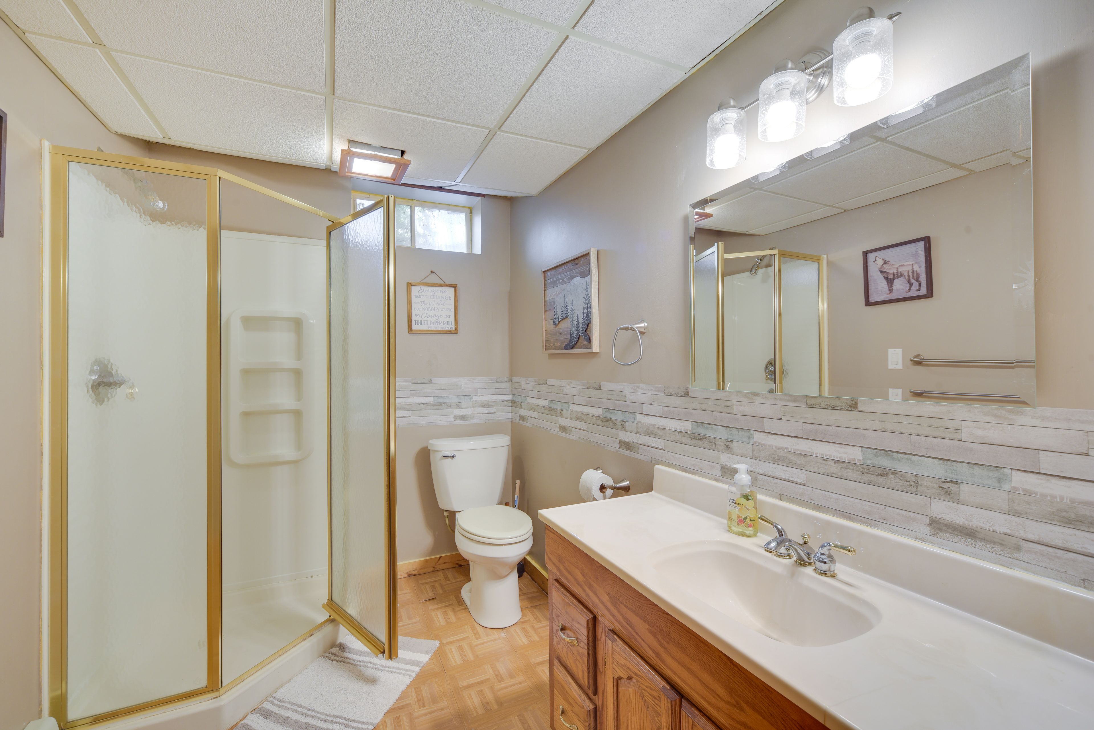 Full Bathroom | Basement | Walk-In Shower | Towels Provided