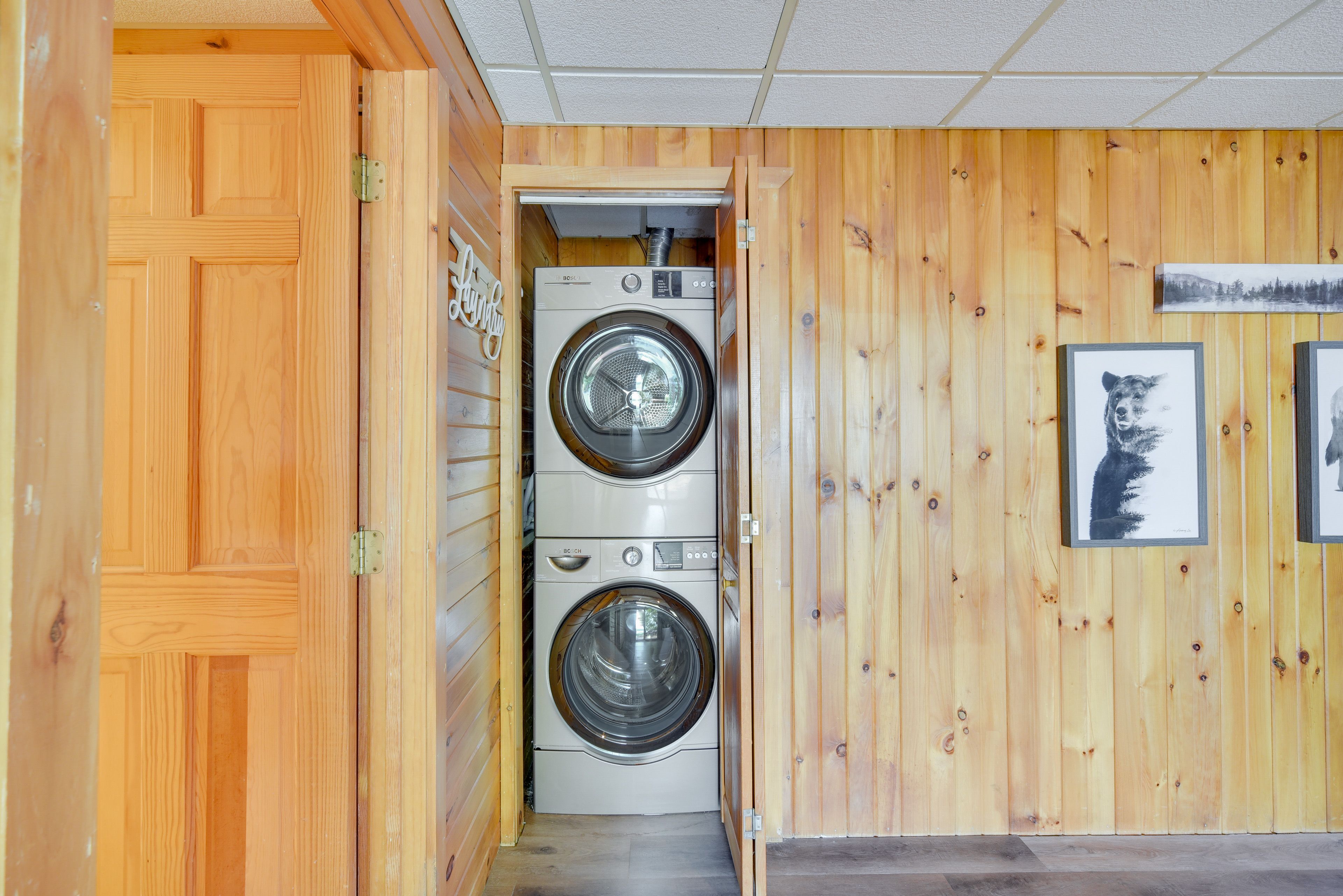 Laundry Area | Basement | Washer/Dryer | Hangers | Trash Bags/Paper Towels