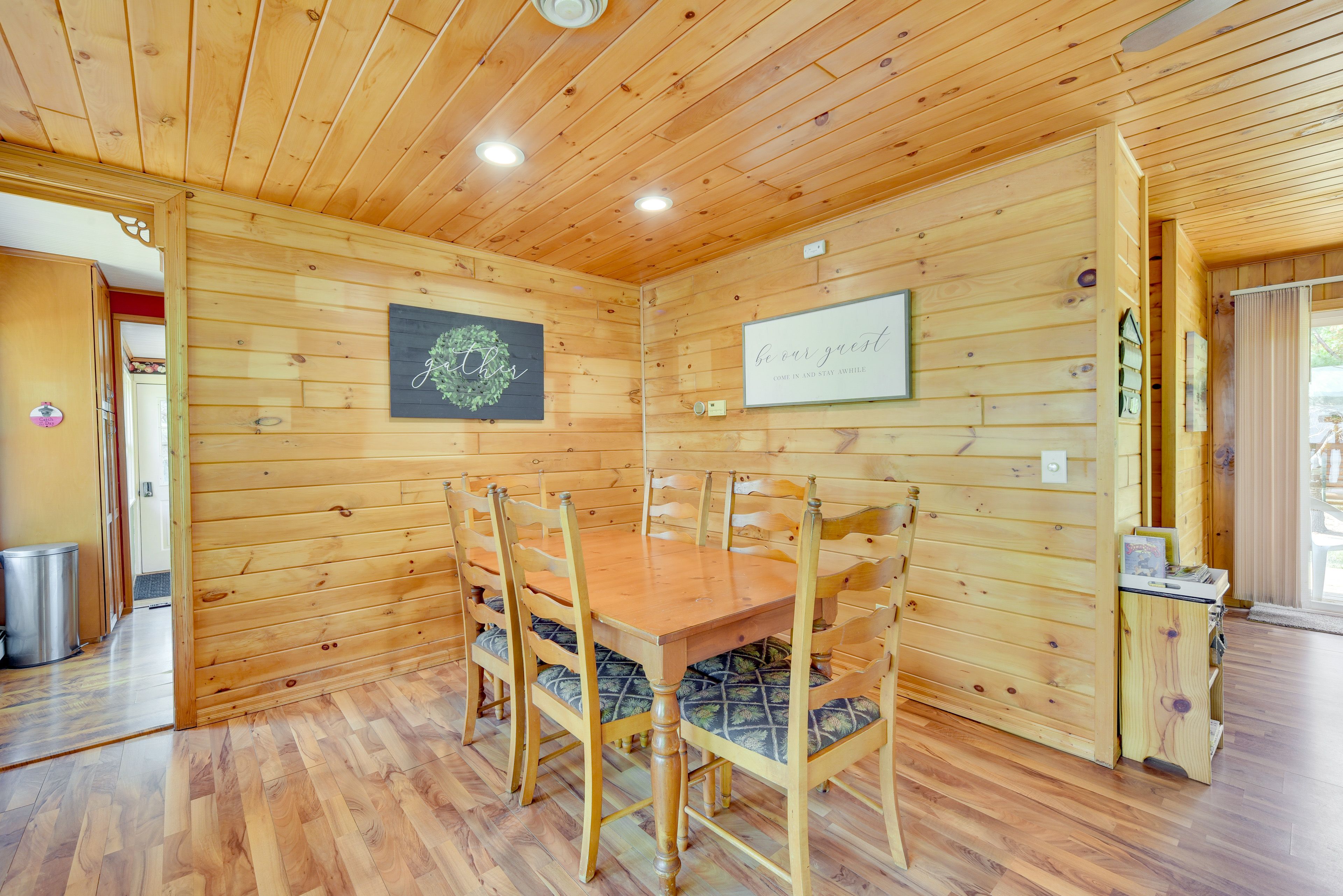 Dining Area | Dining Table | Dishware/Flatware