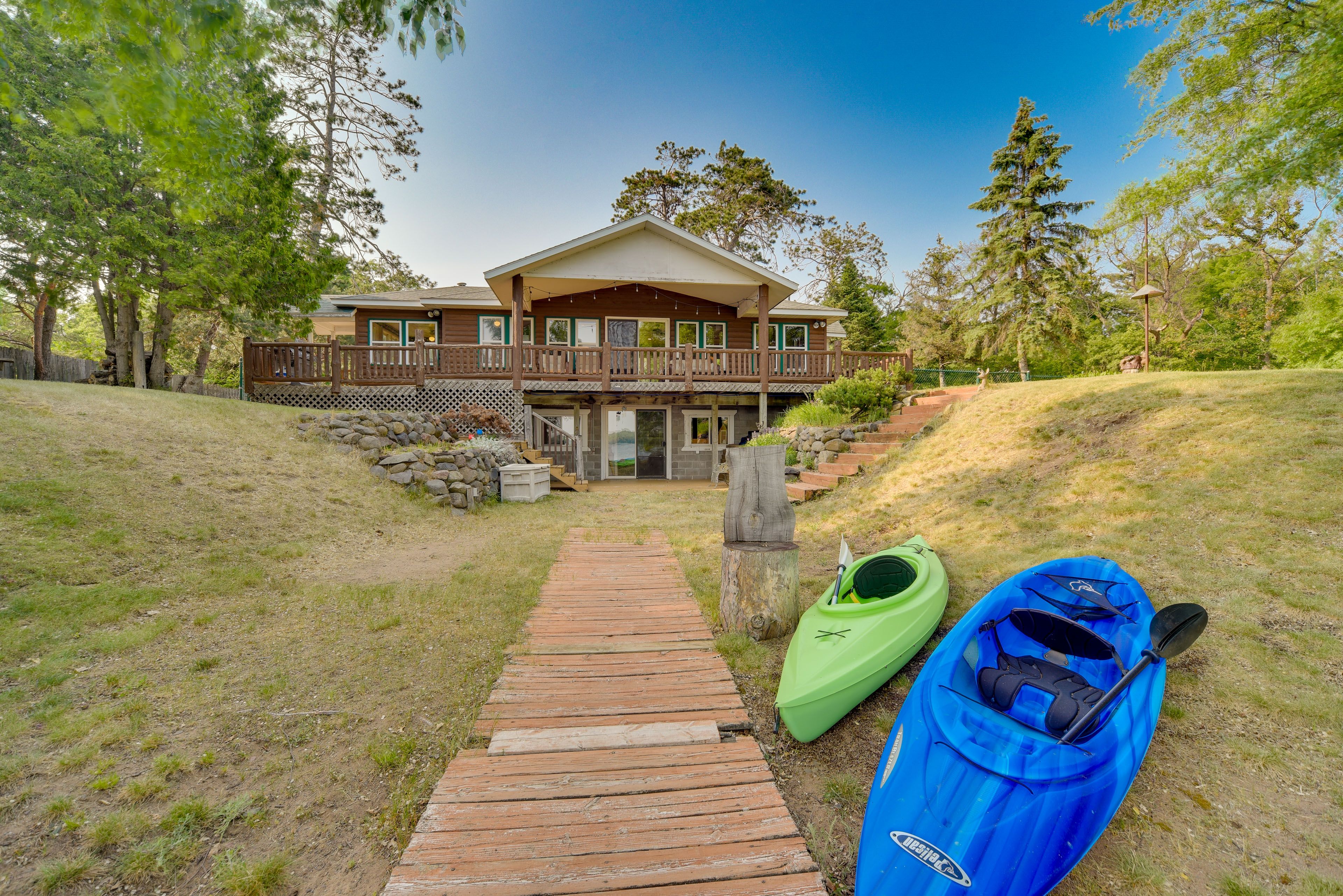 2 Kayaks