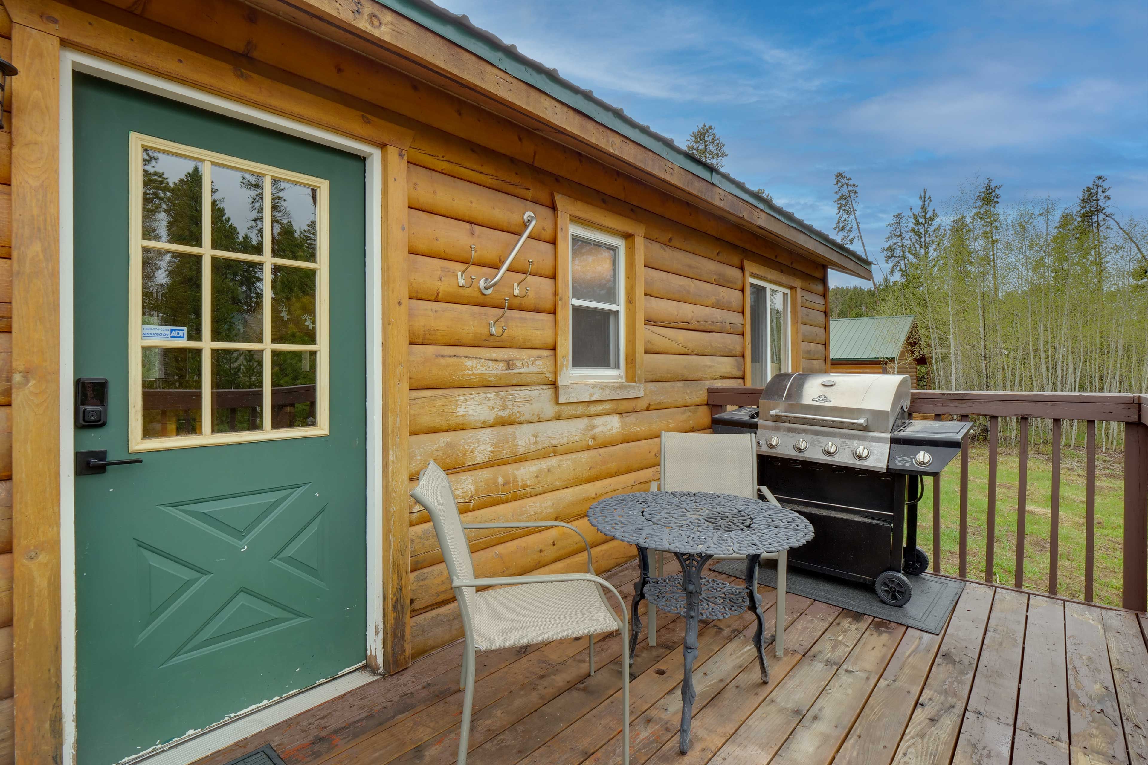 Porch | Gas Grill (Propane Provided)