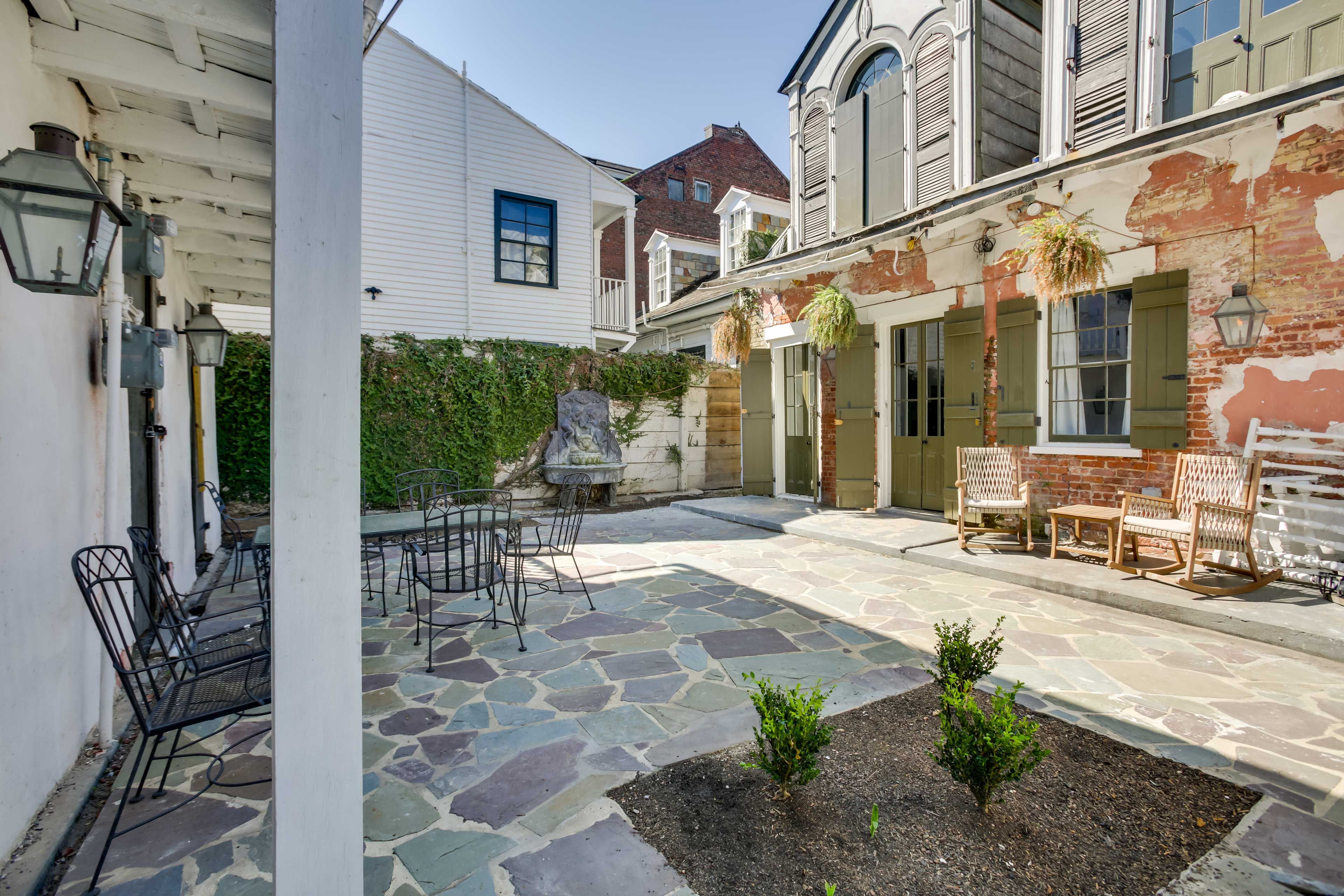 Shared Courtyard | Prime Location