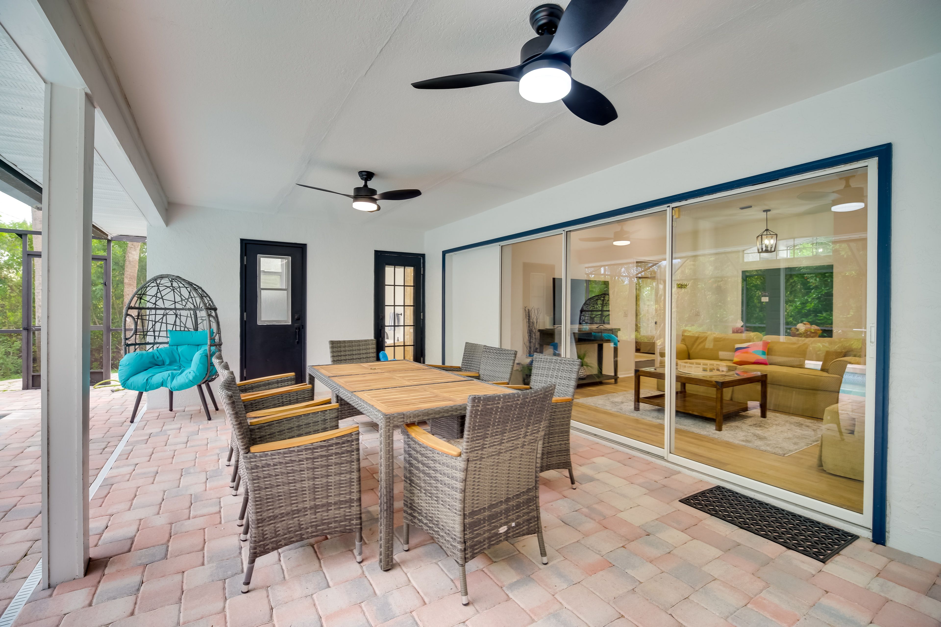 Patio | Outdoor Seating & Dining
